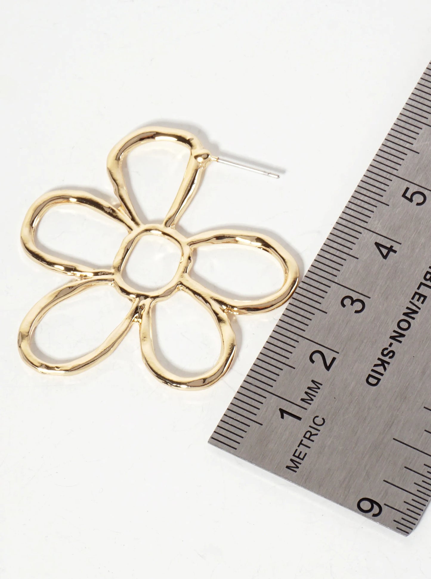 Botanical-Theme Polished Metal Hammered-Texture 45mm Flower Hoop Earrings