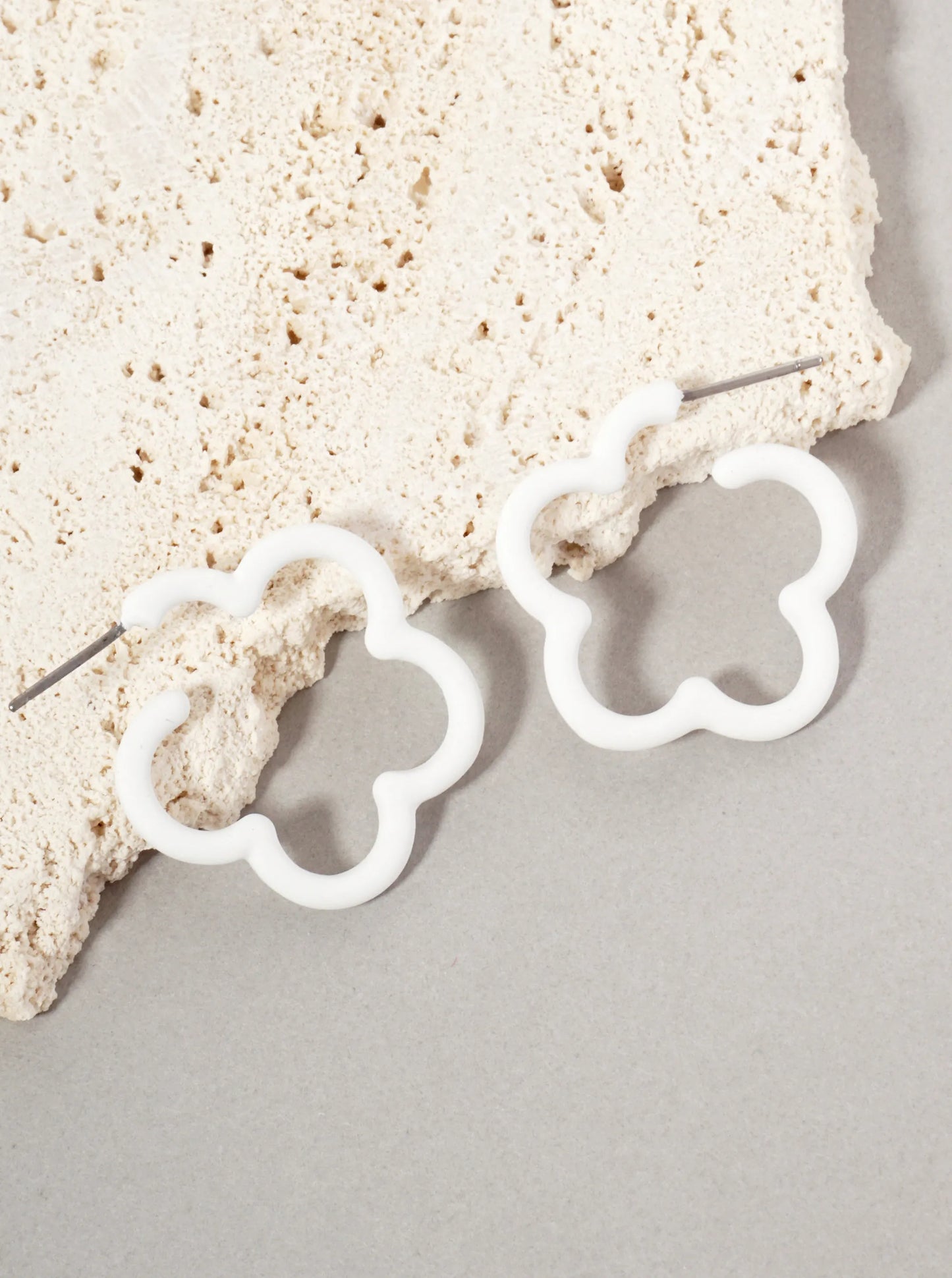 Botanical-Theme Rubber-Coated 25mm Flower Hoop Earrings