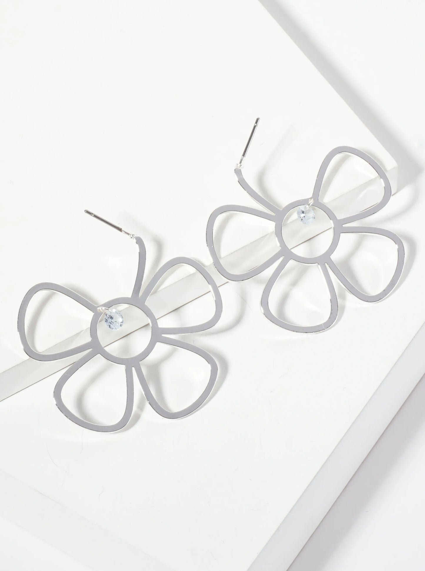 Botanical-theme Cutout Flower-shaped Hoop Earrings