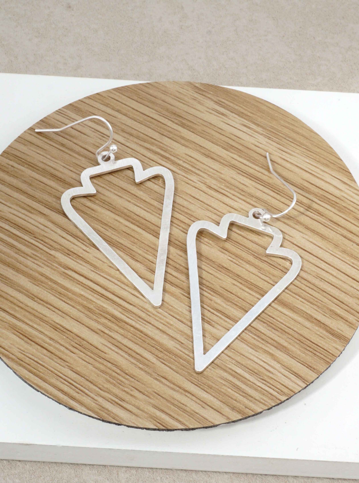 Brushed-Arrow-Dangle-Drop-Earrings-33-QE1941-WS-0-STOT2A20064926K1010.jpg