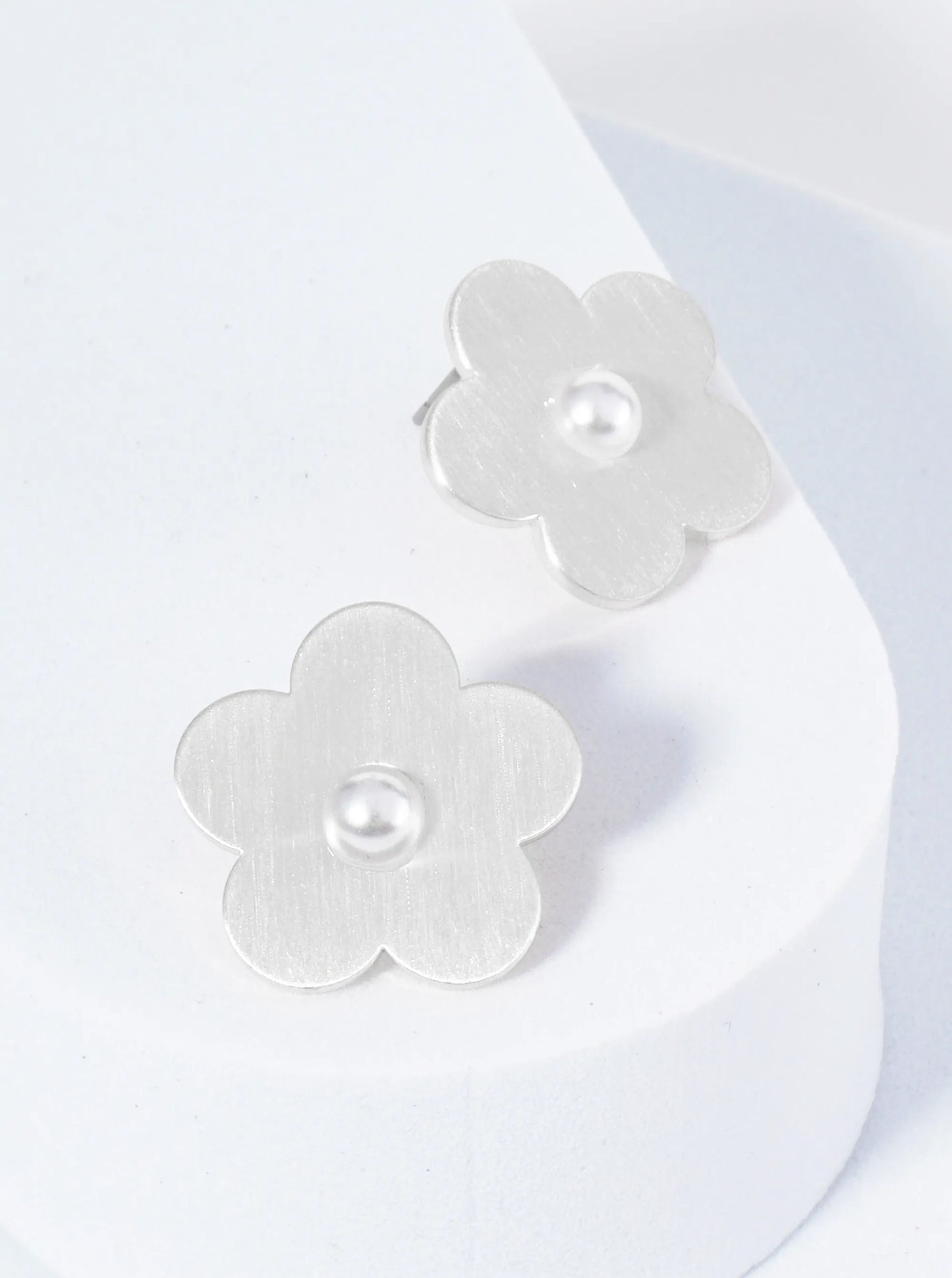 Brushed Metal 20mm Pearl Flower Stud Earrings