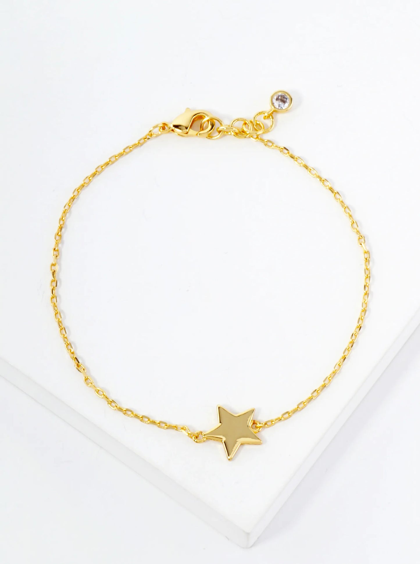 Celestial-Theme 10mm Polished Brass Star Accents 18K-Gold-Dipped Chain Bracelet