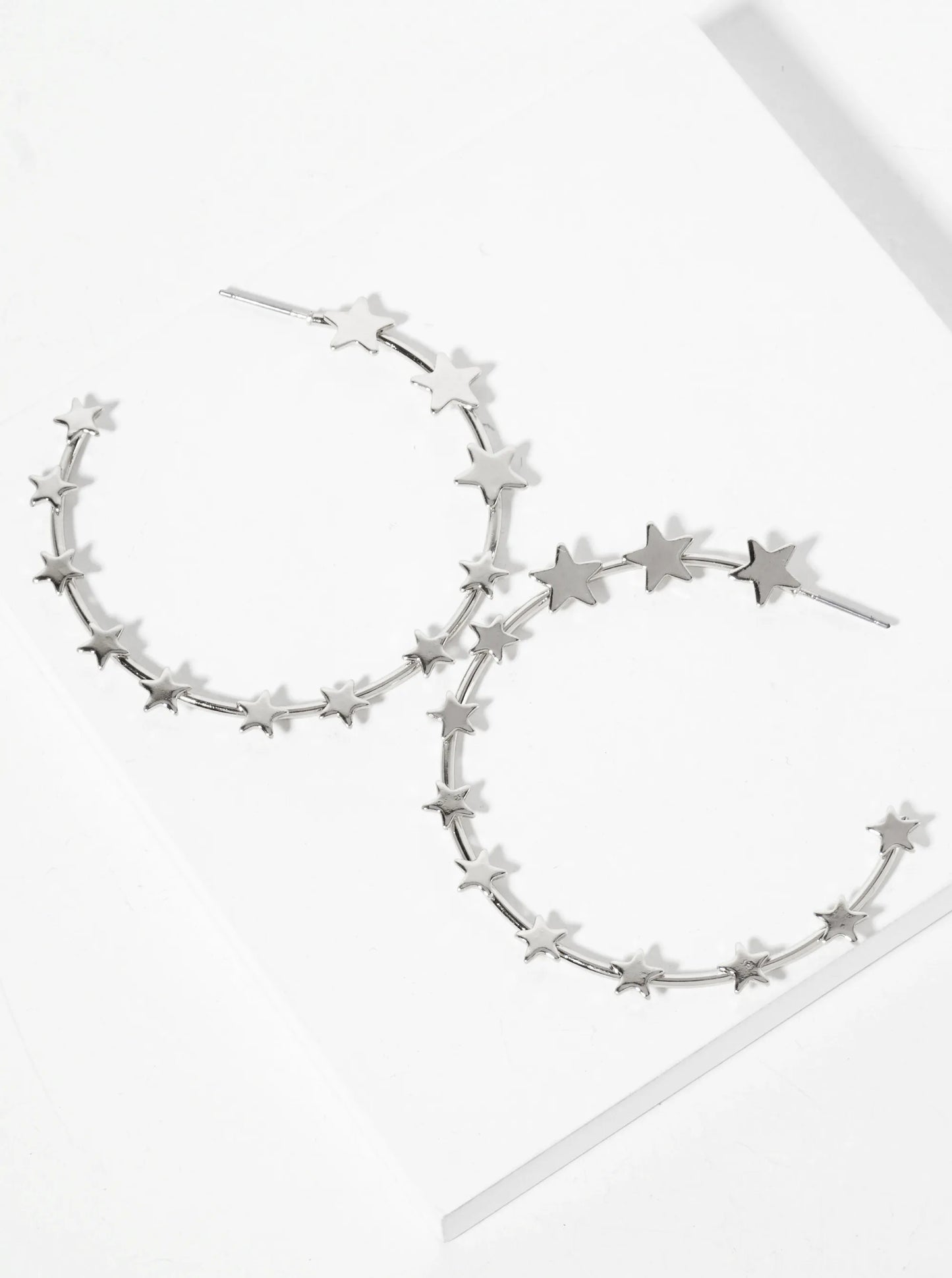 Celestial-Theme Graduated Stars Adorning The Line 45mm Open Hoop Earrings