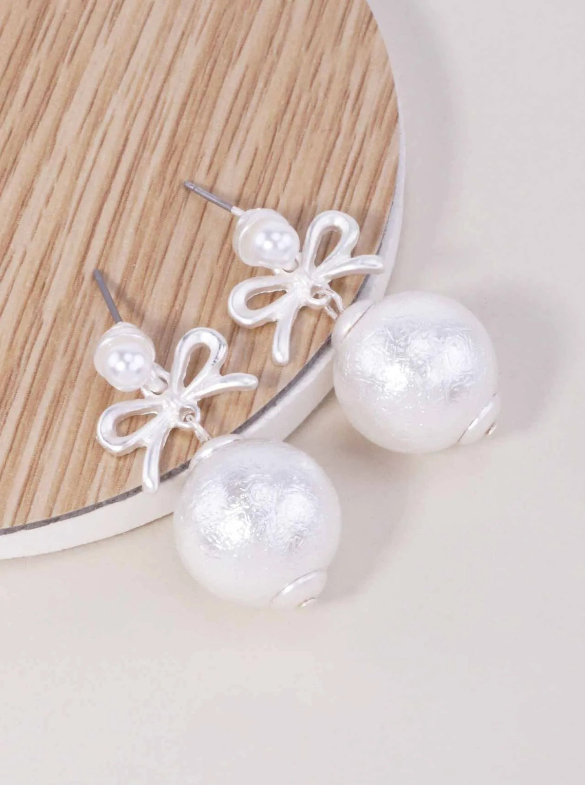 Charming Bow Matte Pearl Drop Dangle Earrings - Matte Silver