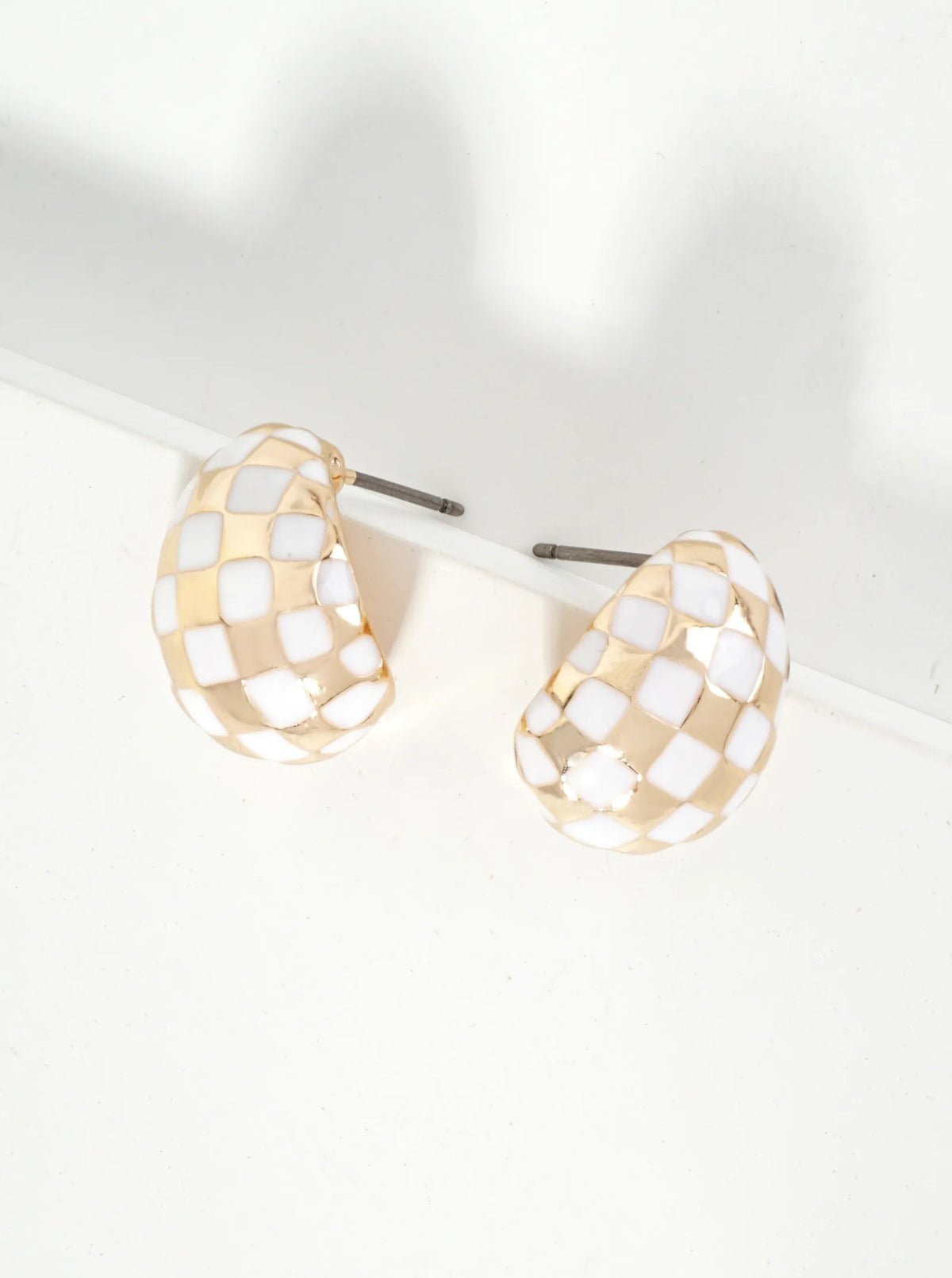 Checkered Pattern 15mm Stud Earrings