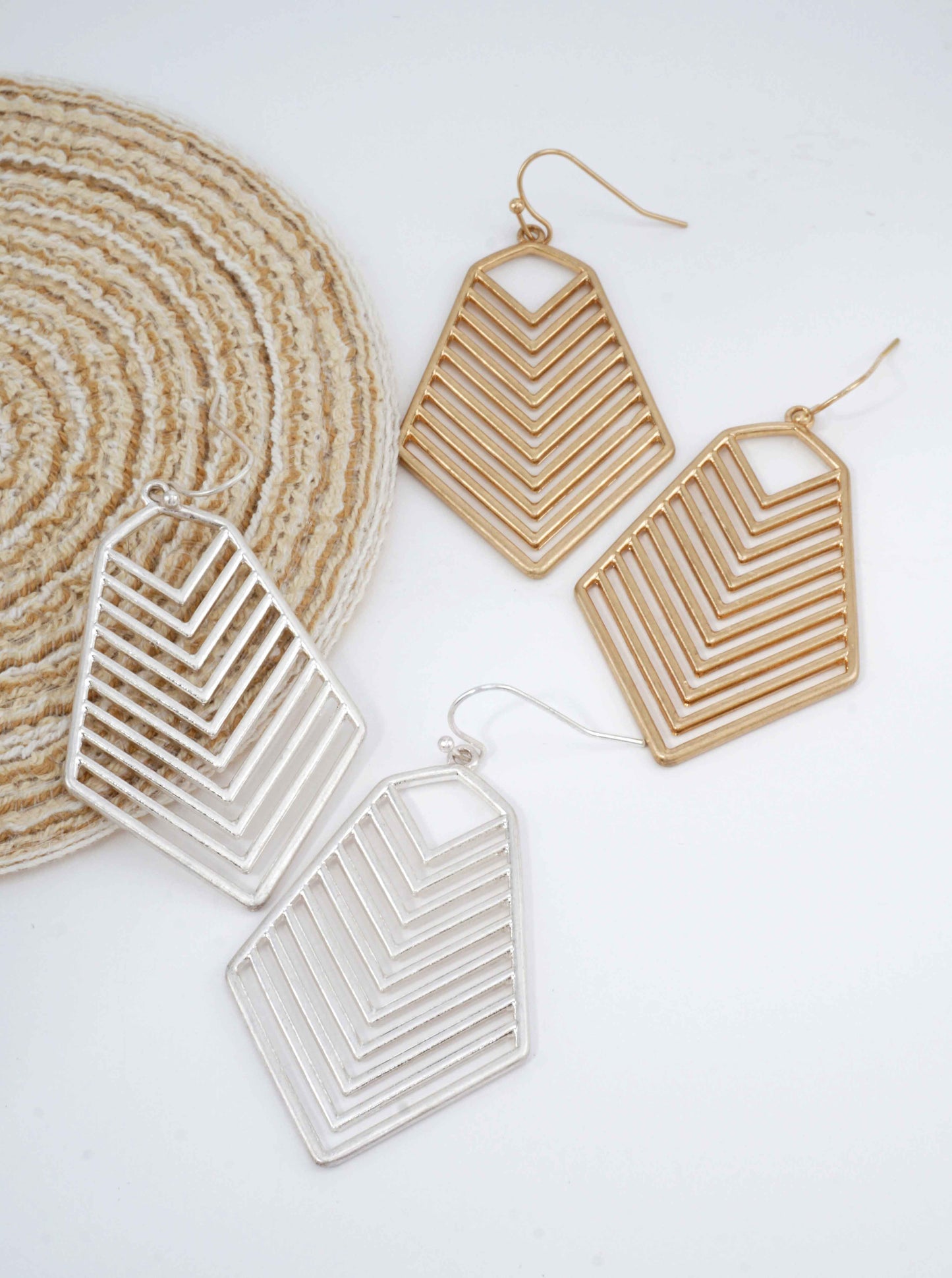 Chevron-Layered-Brushed-Dangle-Drop-Earrings-33-HE2423-WG-1-KDQUIS20062926K1011.jpg