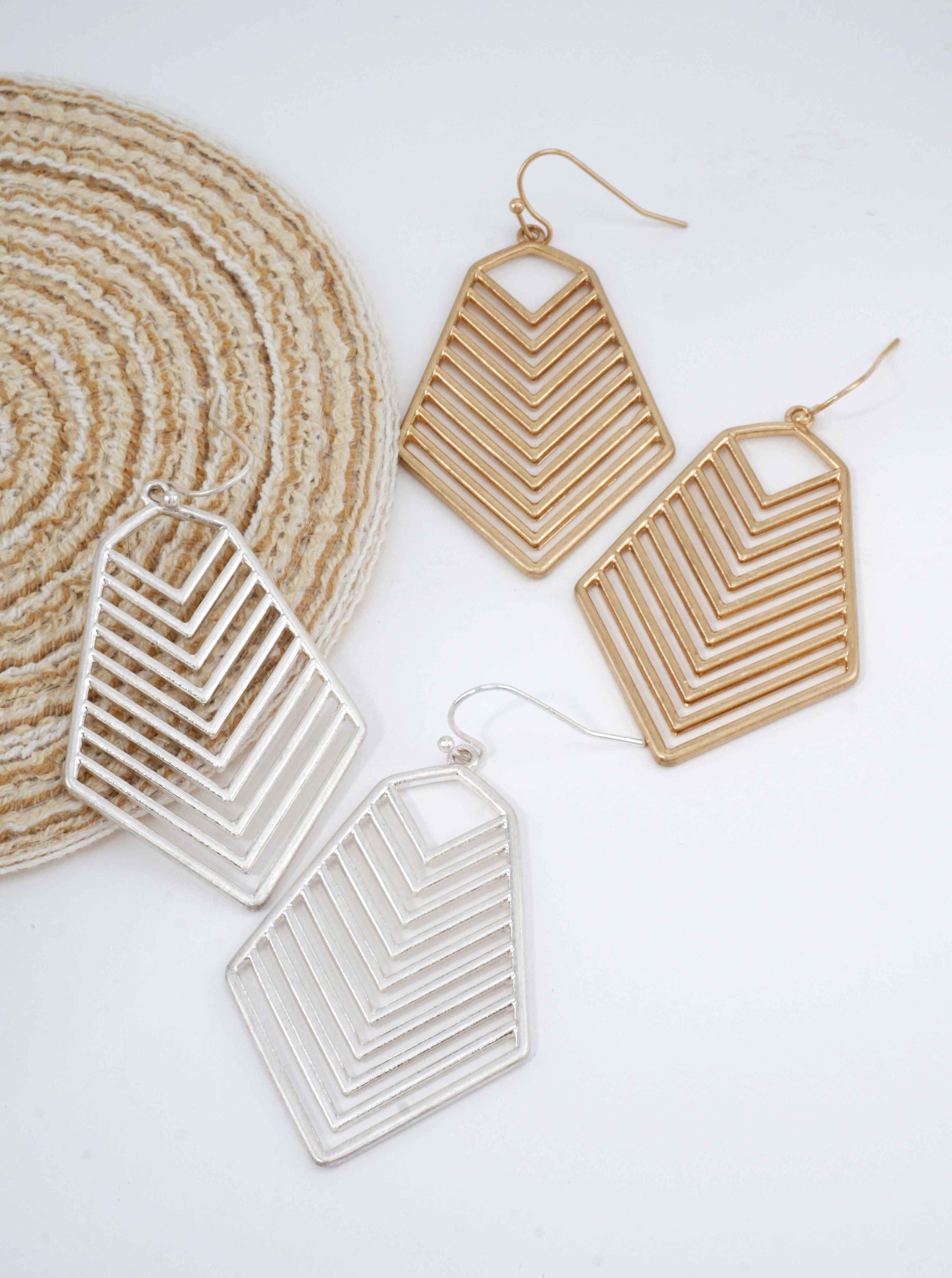 Chevron-Layered-Brushed-Dangle-Drop-Earrings-33-HE2423-WG-1-KDQUIS20062926K1011.jpg