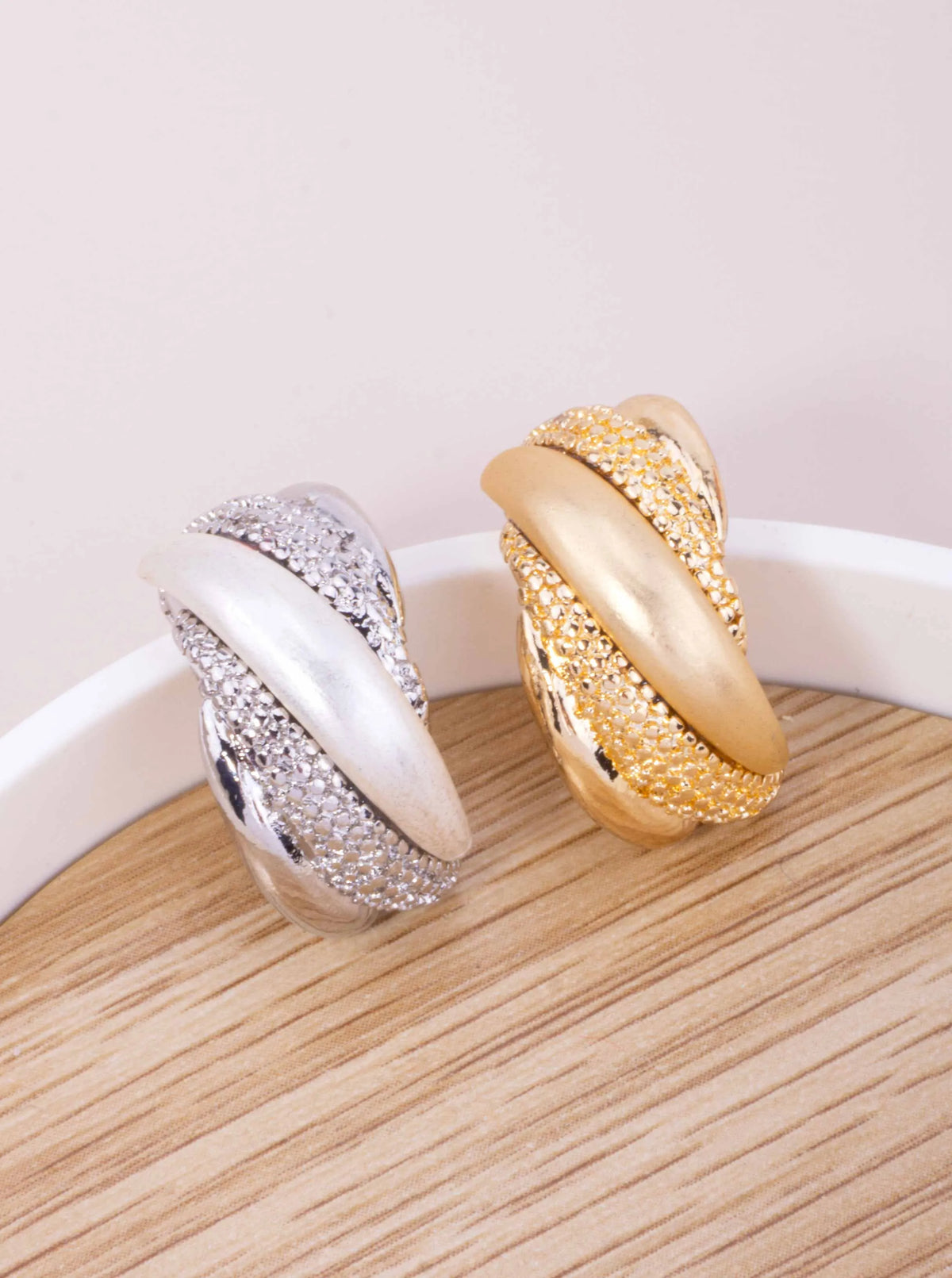 Chunky-Textured-Crossover-Hoop-Earrings-33-HE4522-GDMG-2-7FOZMW05100426K0334.jpg