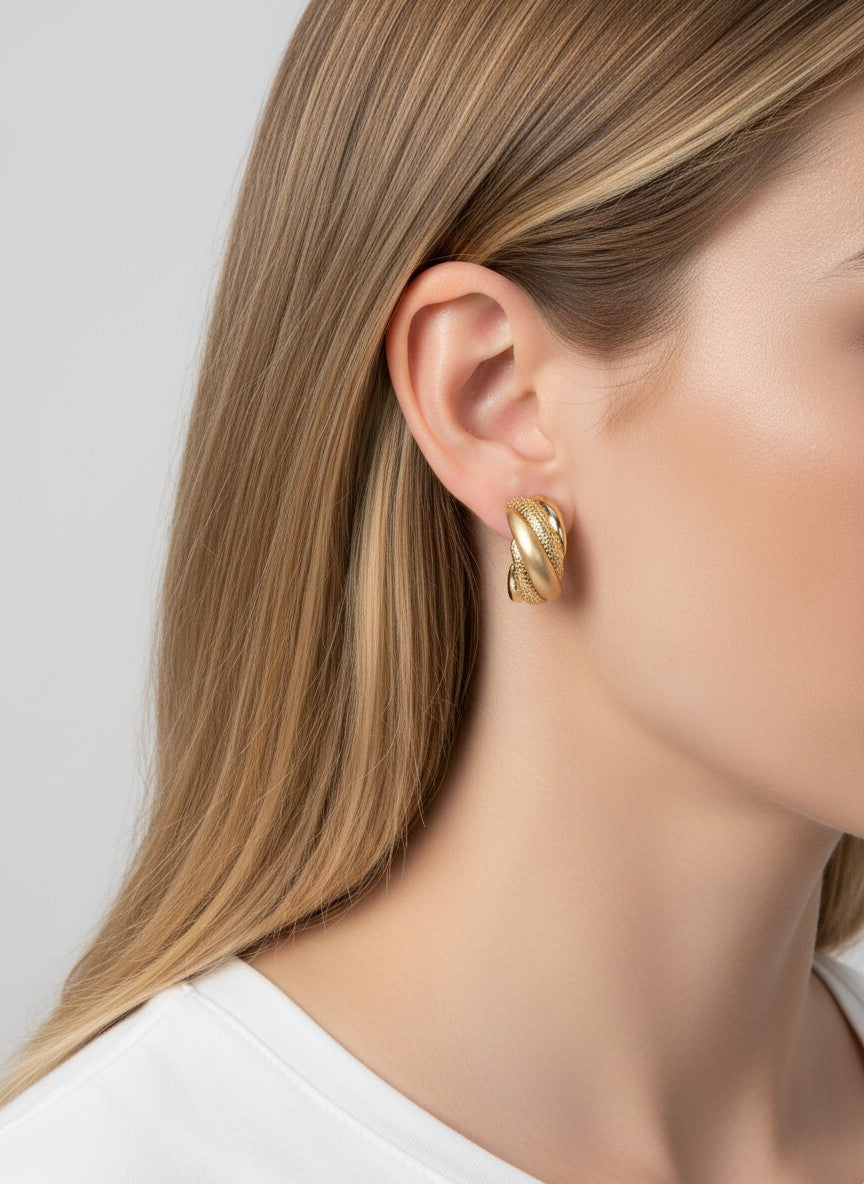 Chunky-Textured-Crossover-Hoop-Earrings-33-HE4522-GDMG-3-HOIVMY05100426K0334.jpg