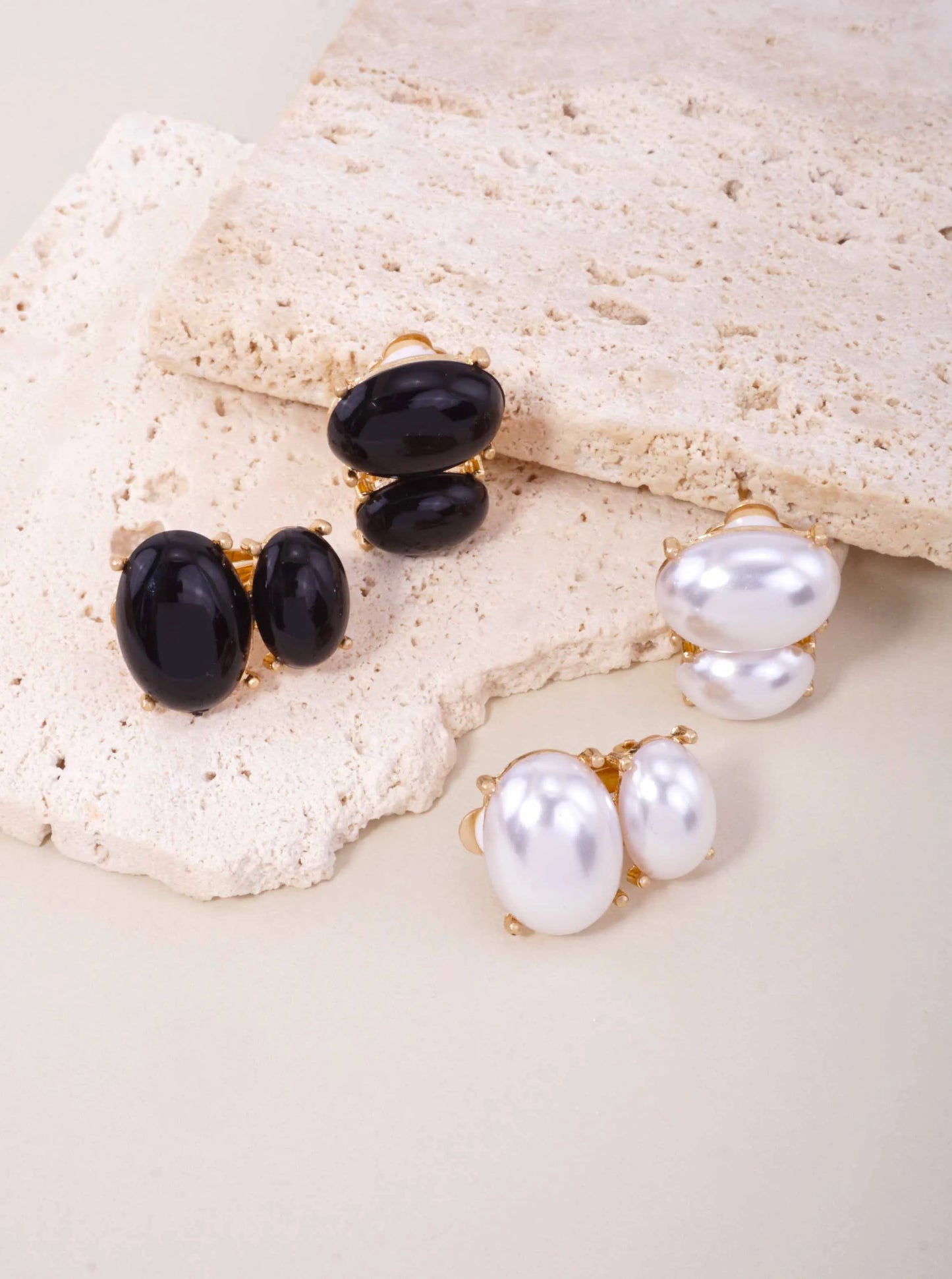 Classic-Pearlized-Double-Oval-Clip-On-Earrings-33-HE4502C-WGBK-2-R3J3QP21081726K0248.jpg