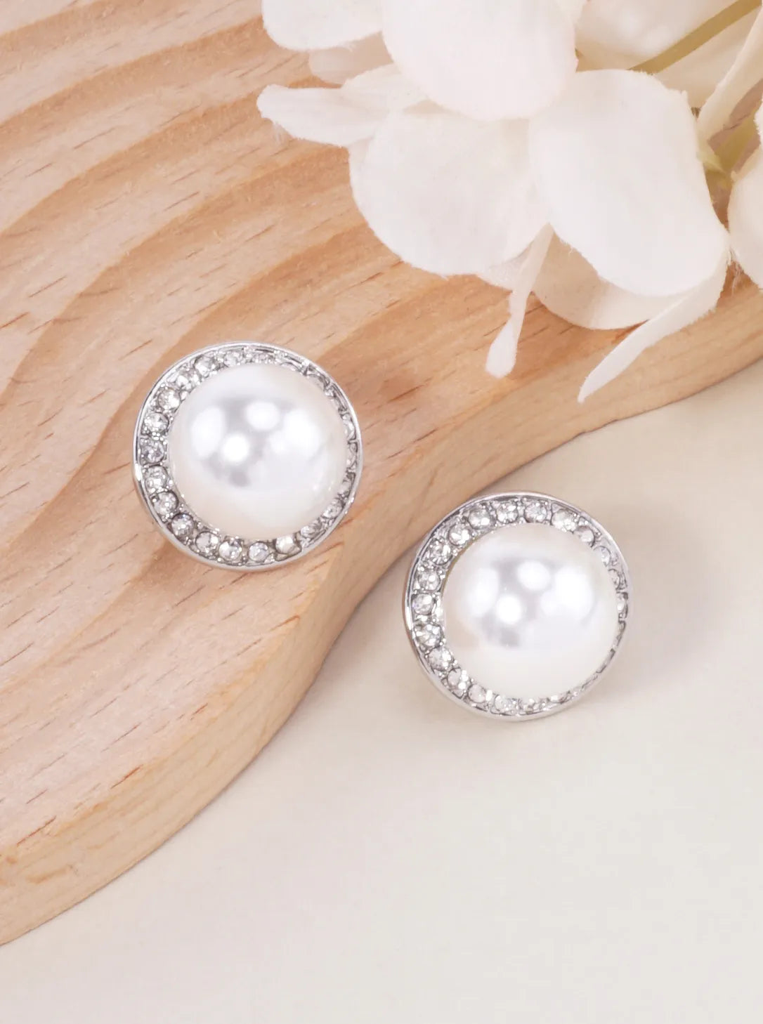 Classic-Pearlized-Rhinestone-Stud-Earrings-61-E2688-RCR-0-PS6U6I20072426K1108.jpg