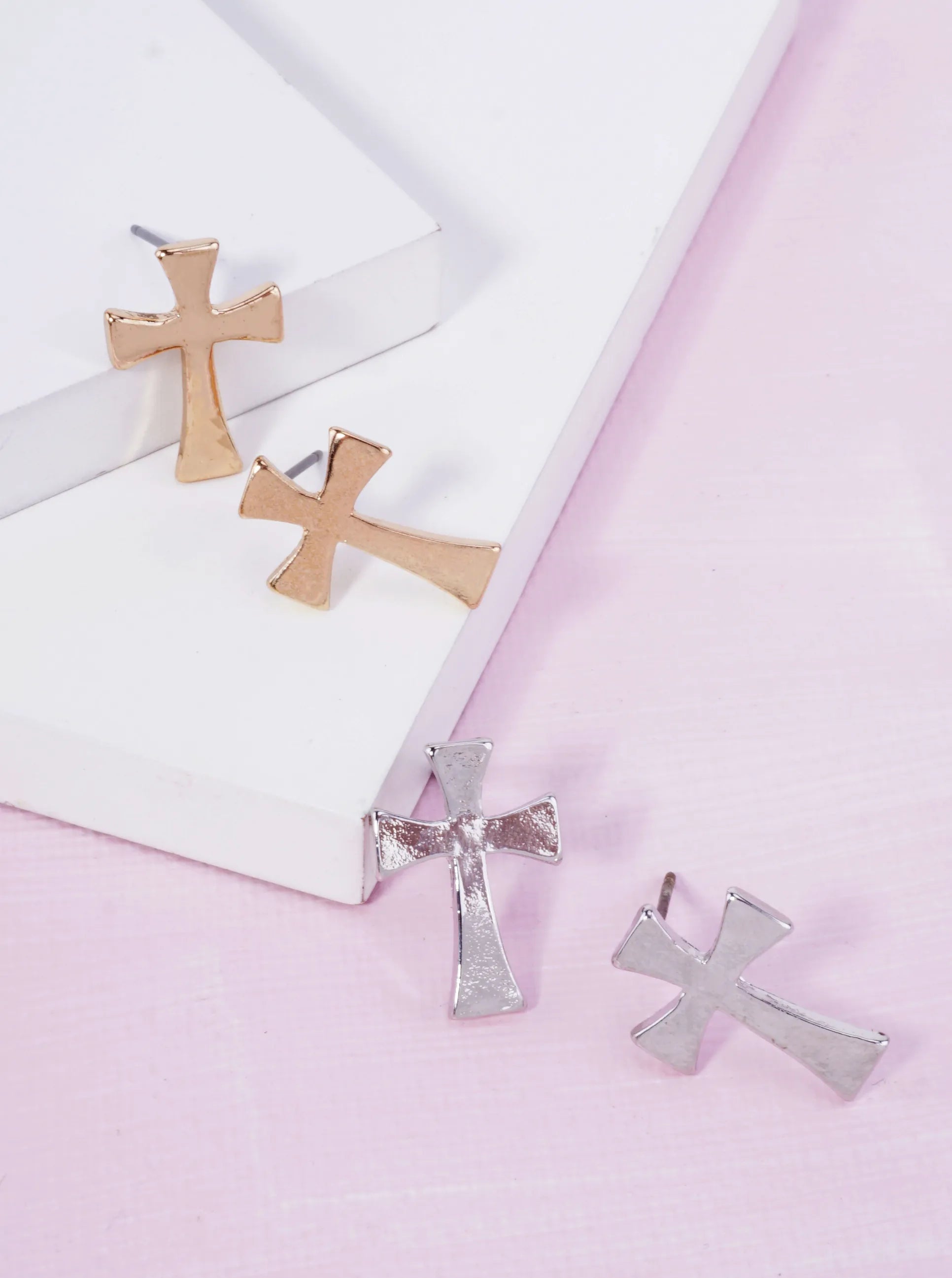 Classic-Polished-Cross-Stud-Earrings-61-E2736-GD-1-4SQ2UE20072526K0941.jpg