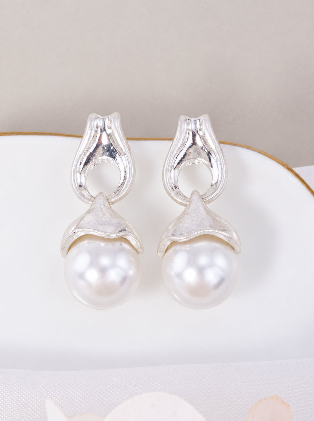 Classic Resin Pearl Dangle Drop Earrings