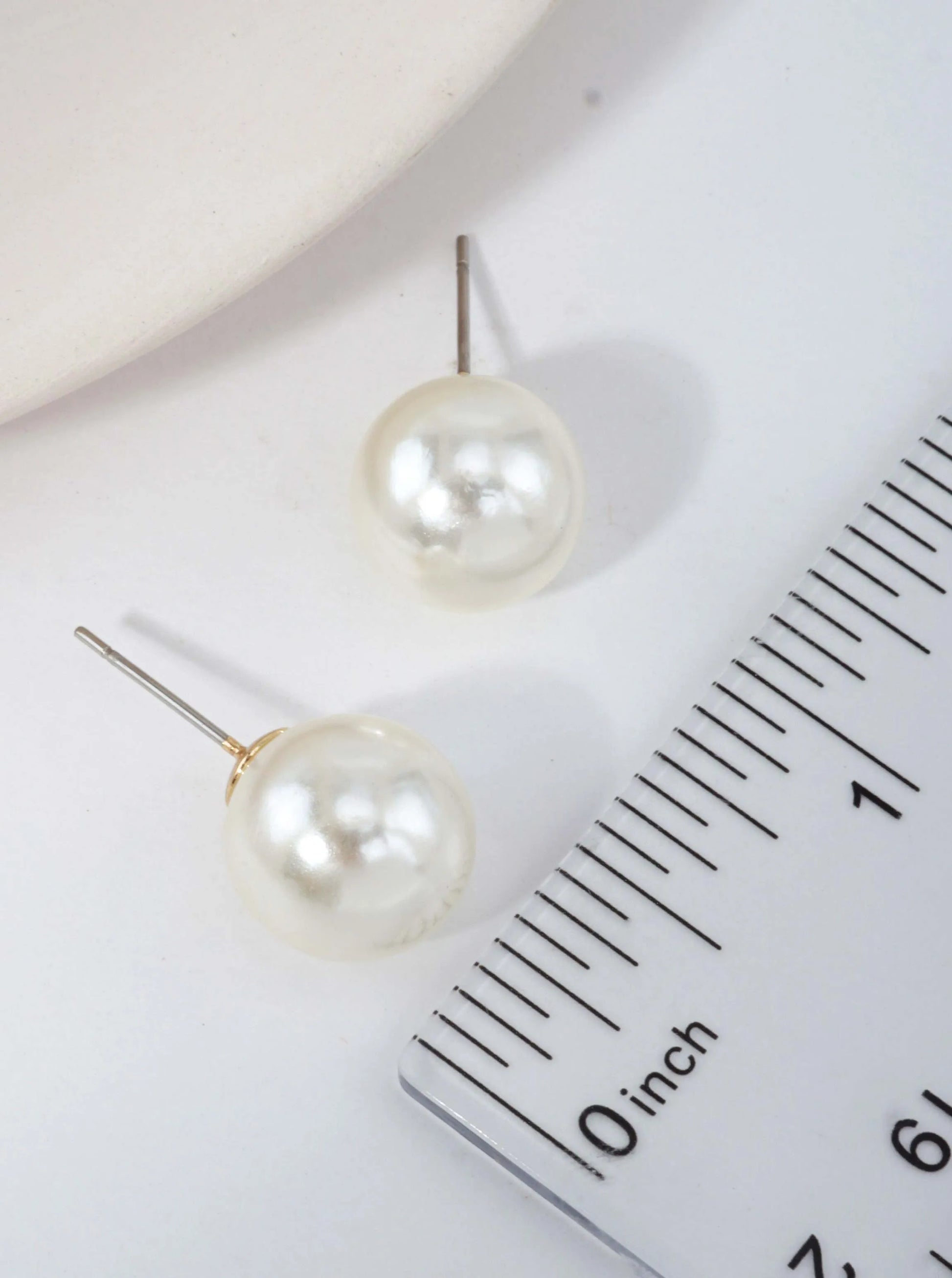 Classic-Round-Resin-Pearl-Stud-Earrings-12mm-149-AE6627-GDCR-2-0RSROH06071226K1019.jpg