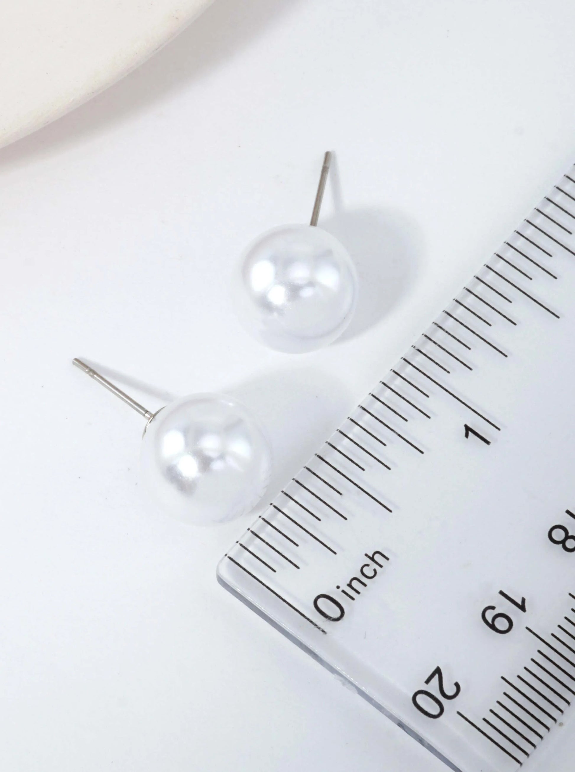 Classic-Round-Resin-Pearl-Stud-Earrings-12mm-149-AE6627-RHWH-1-Q1DC3J06071226K1019.jpg