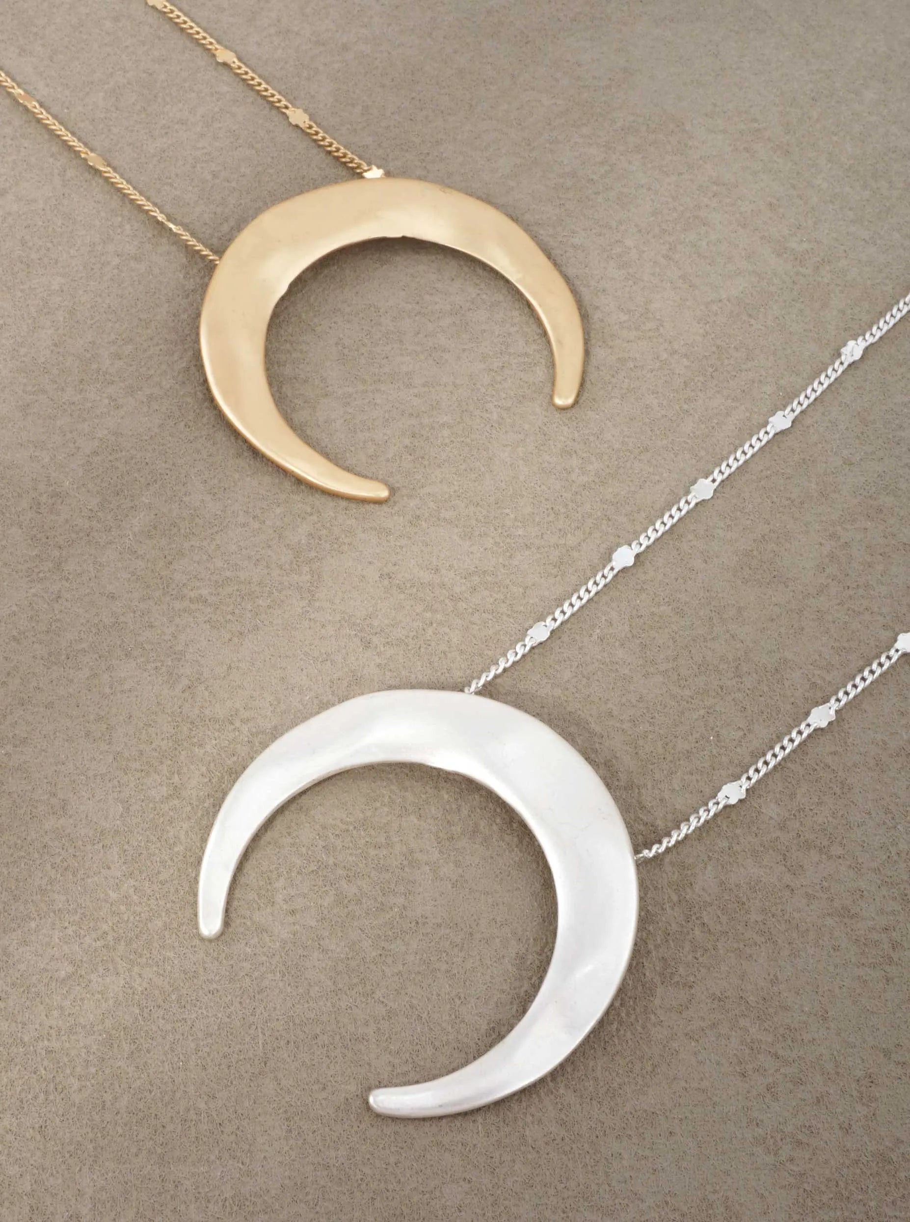 Crescent-Moon-Pendant-Necklace-141-53532-MG-1-HT9KHV08074526K0305.jpg