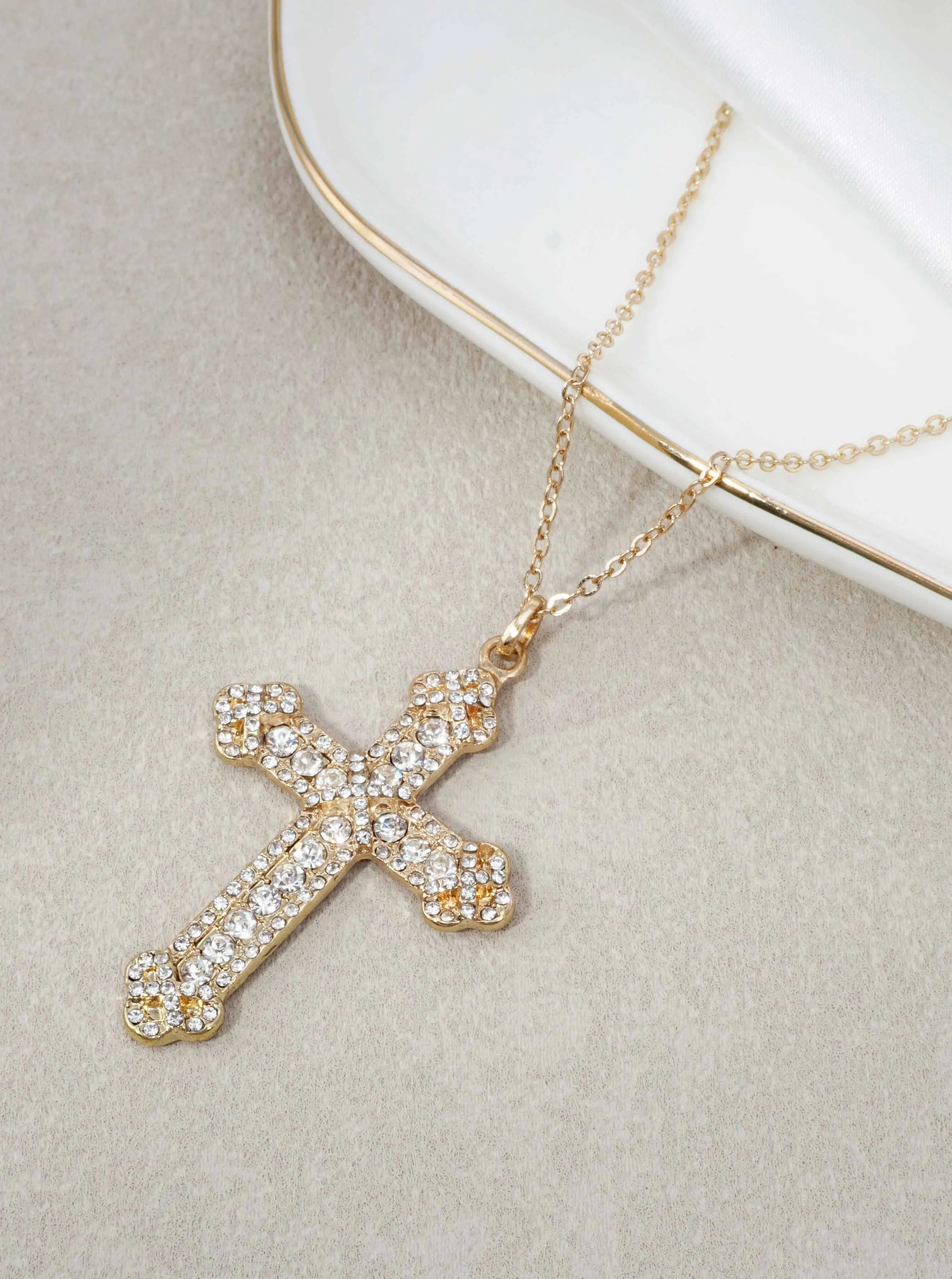Cross-Rhinestone-Pendant-Necklace-61-N2752-GCR-0-UW396G26061626K1110.jpg