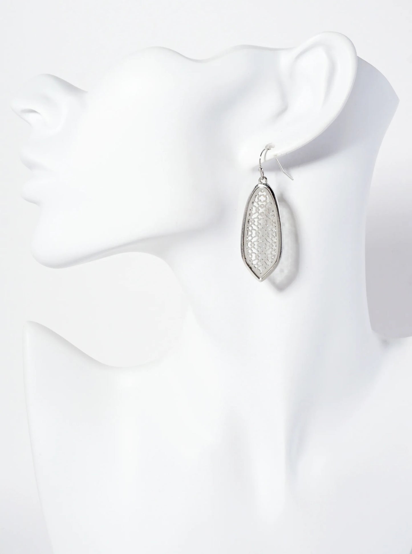 Dual-Tone Quatrefoil-Pattern Filigree Dangle Earrings