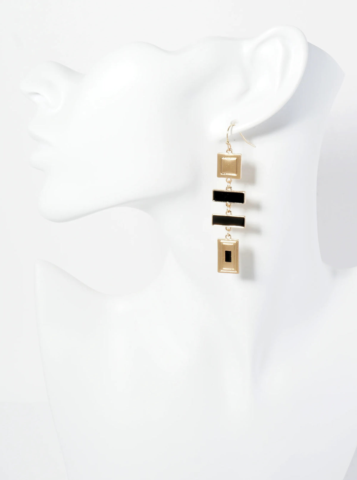 Edgy Dangle Earrings With Various Square Shapes