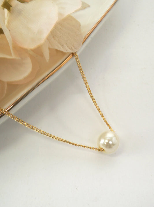 Elegant Geometric Pendant Necklace