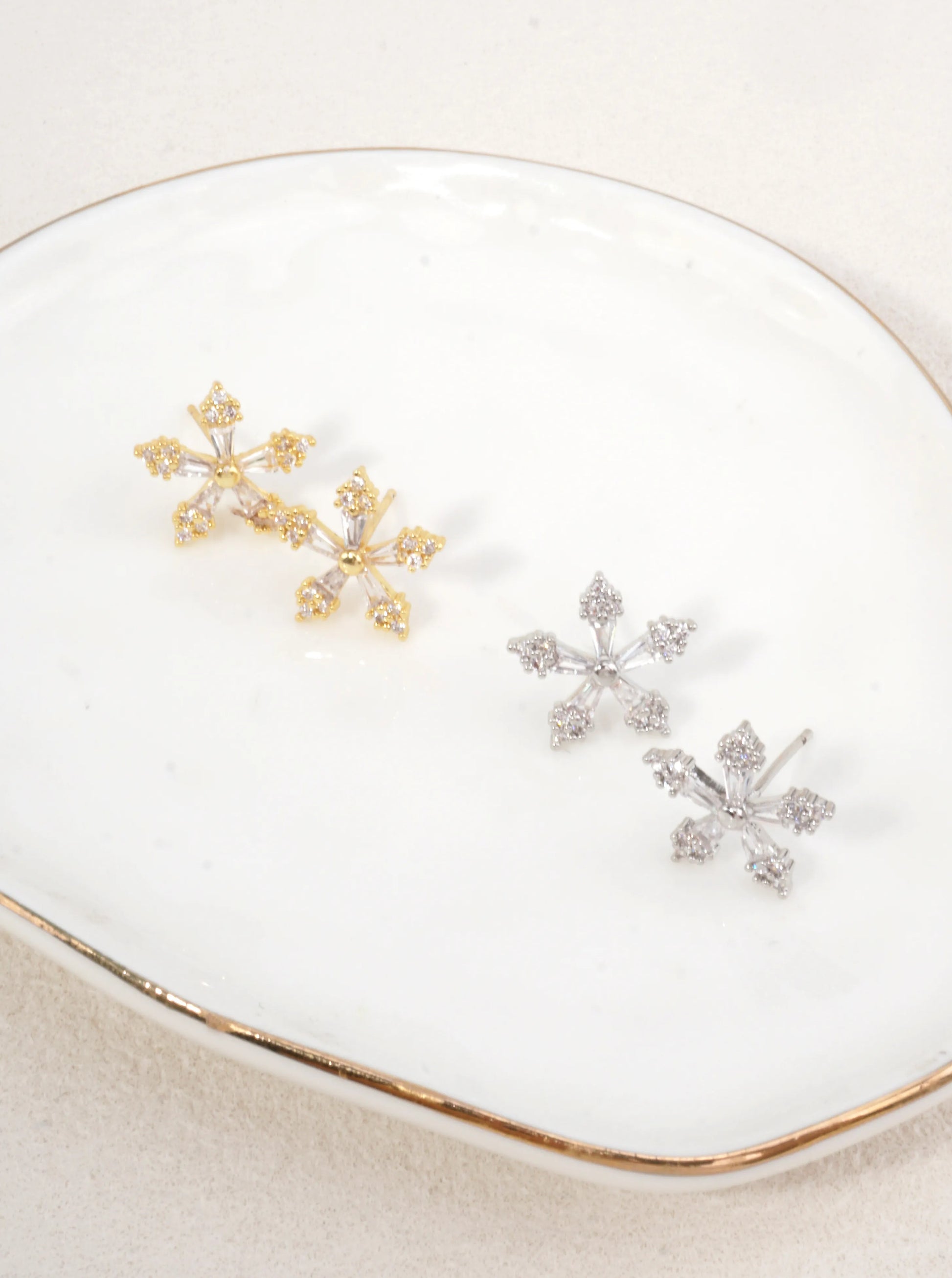 Elegant-Pave-Flower-Design-Stud-Earrings-151-DE1299-GDCRY-1-CLEO8I10065826K0331.jpg