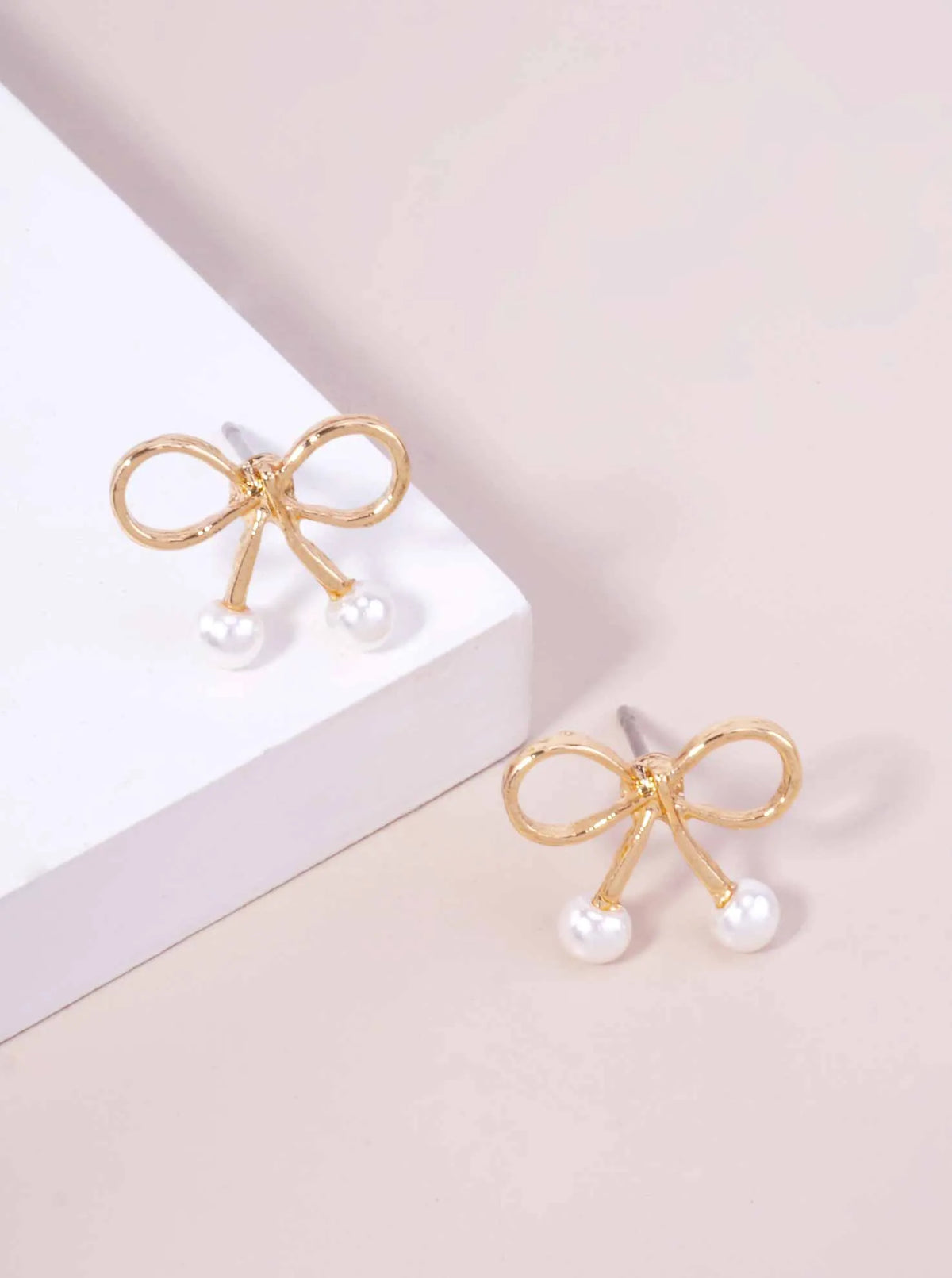 Elegant-Pearl-Bow-Polished-Stud-Earrings-149-AE6628-GDCR-0-0FP51307085926K1118.jpg