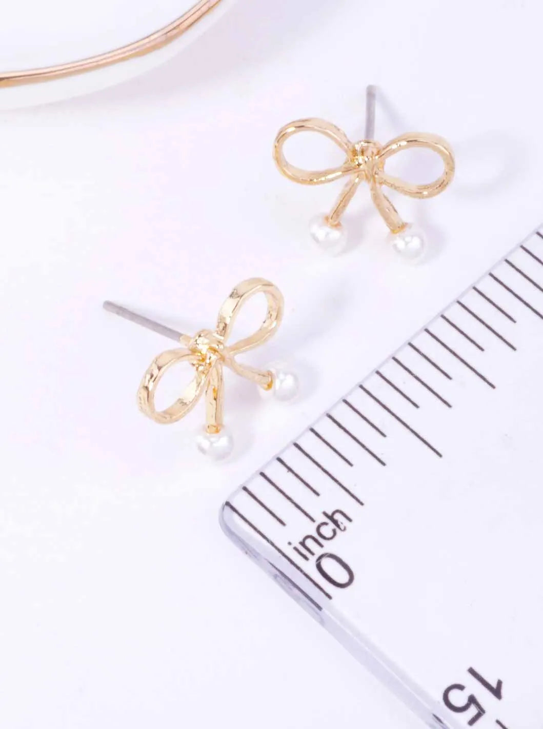 Elegant-Pearl-Bow-Polished-Stud-Earrings-149-AE6628-GDCR-1-Z39S5W07085926K1118.jpg