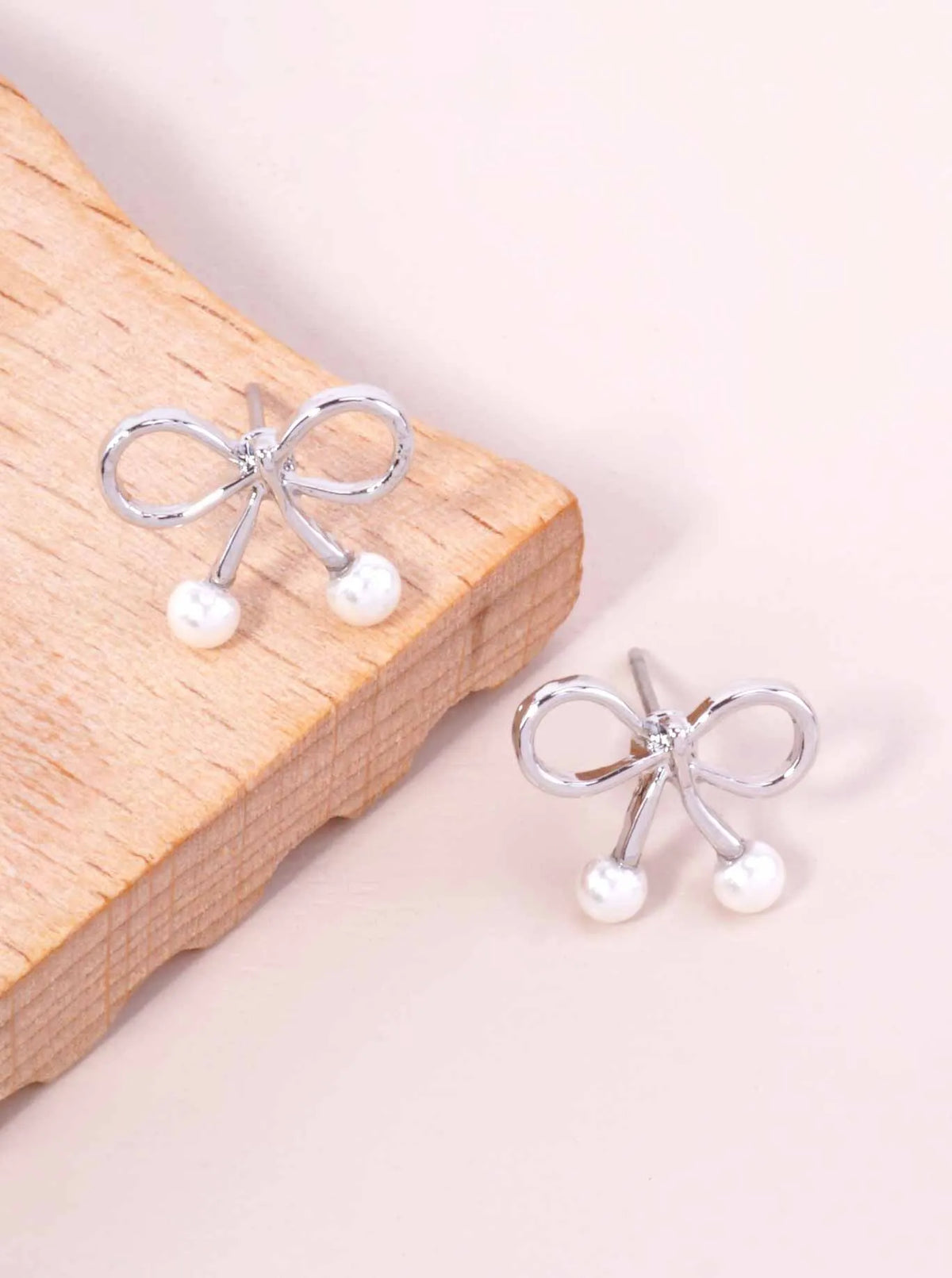 Elegant-Pearl-Bow-Polished-Stud-Earrings-149-AE6628-RHWH-0-UHKZCZ07085926K1118.jpg