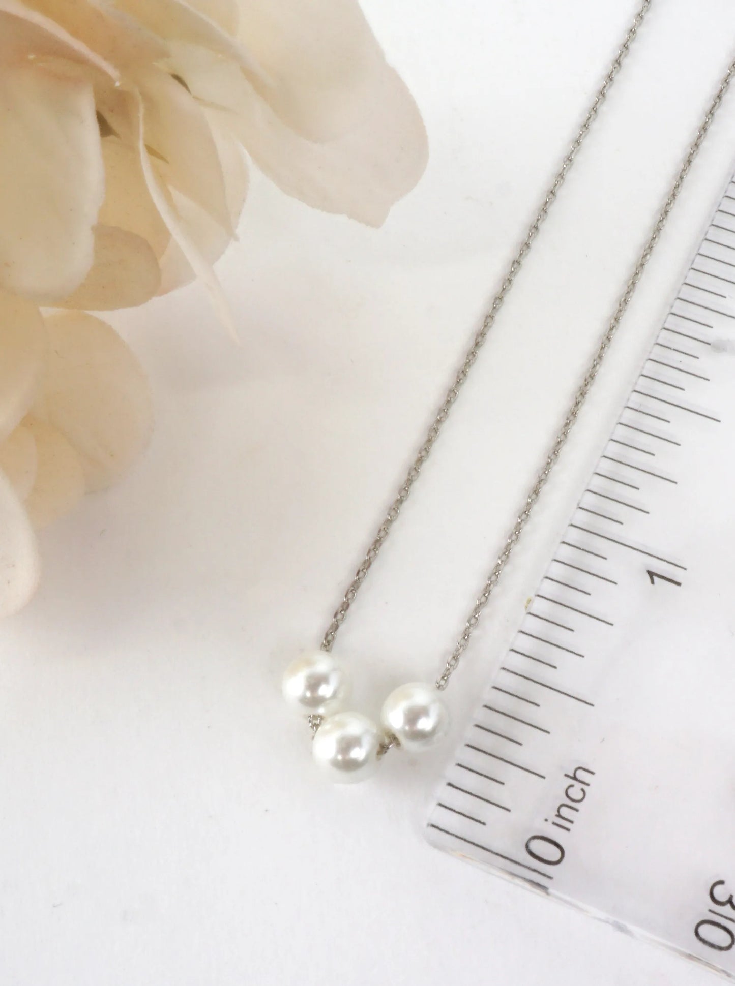 Elegant Pearl Trio Pendant Necklace