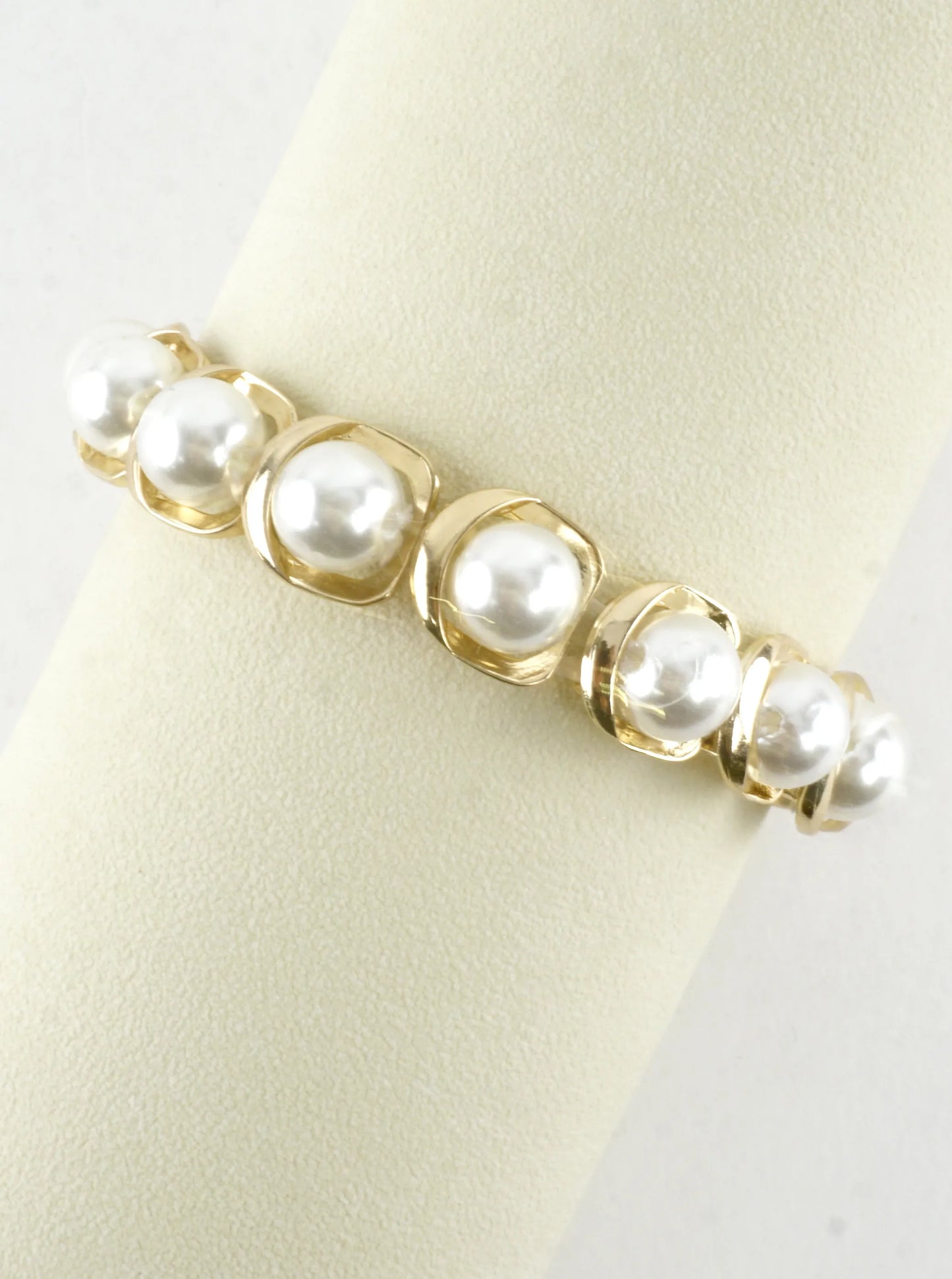 Embedded Pearls Stretch Bracelet