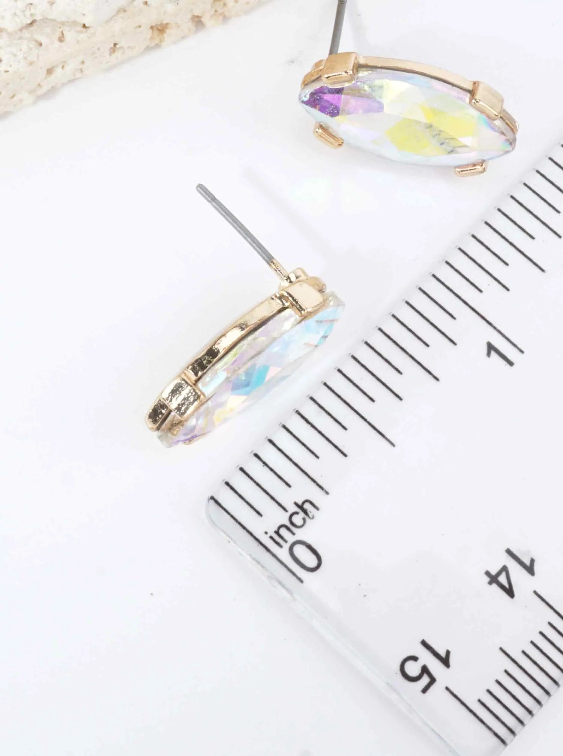 Faceted-Marquise-Glass-Stud-Earrings-61-E8086-GAB-1-YNAFA402071626K0318.jpg