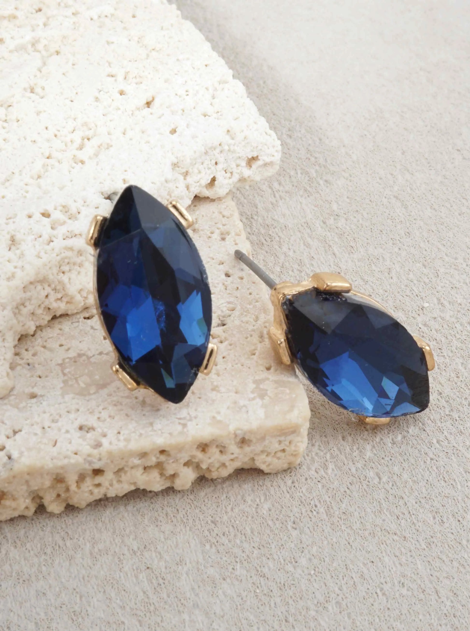 Faceted-Marquise-Glass-Stud-Earrings-61-E8086-MON-0-0V7U6102071626K0318.jpg