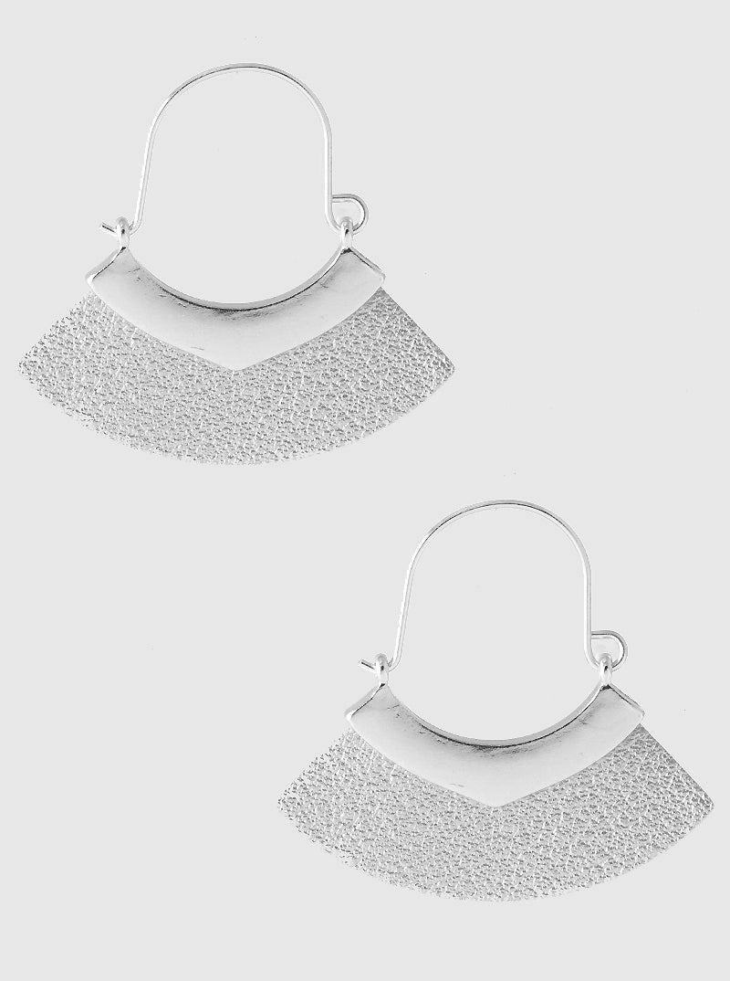 Fan Shaped Leatherette Drop Steel Wire Earrings