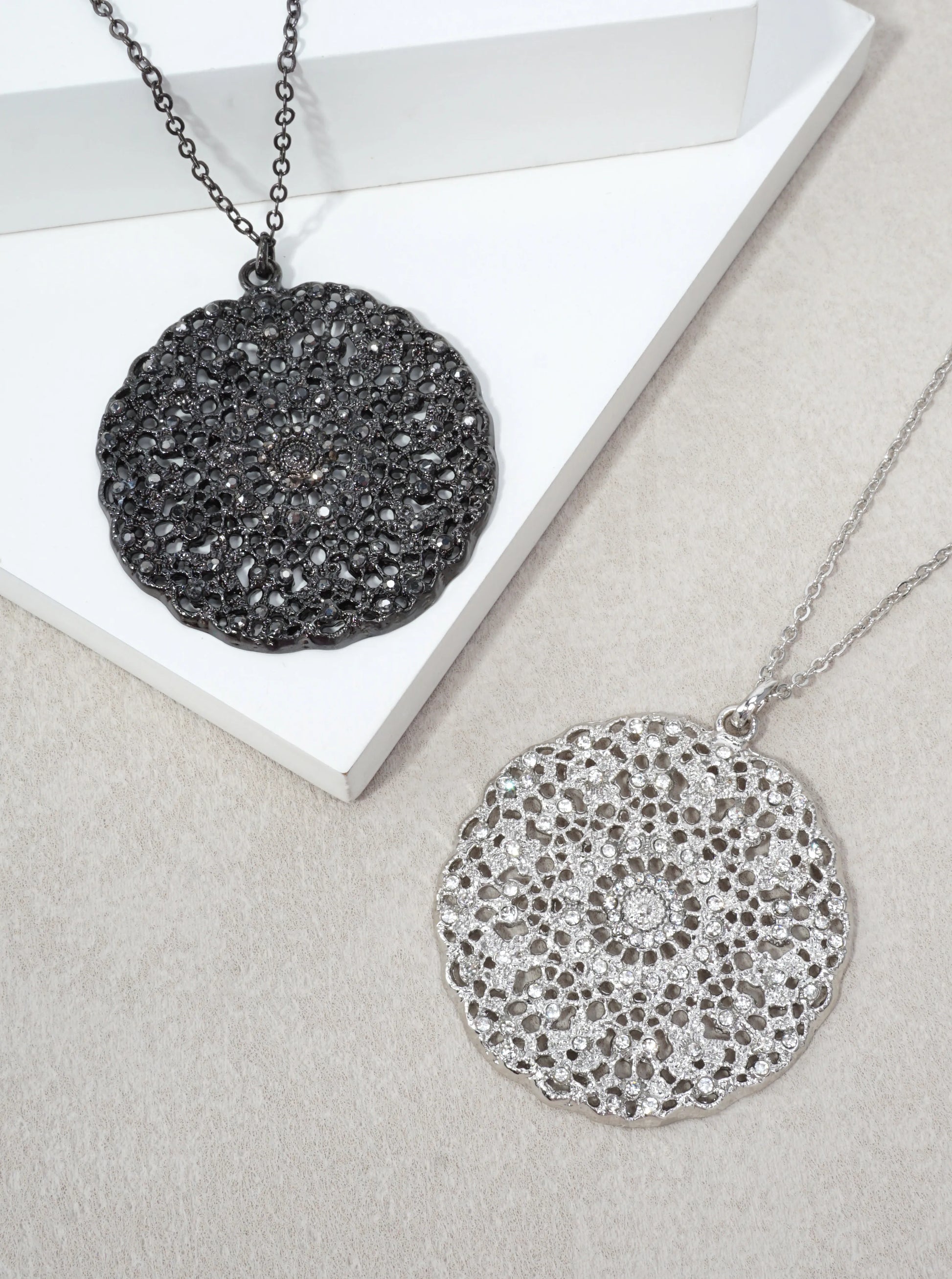 Filigree-Disc-Rhinestone-Pendant-Necklace-61-N2029-HM-1-K21E3Z26064426K1111.jpg