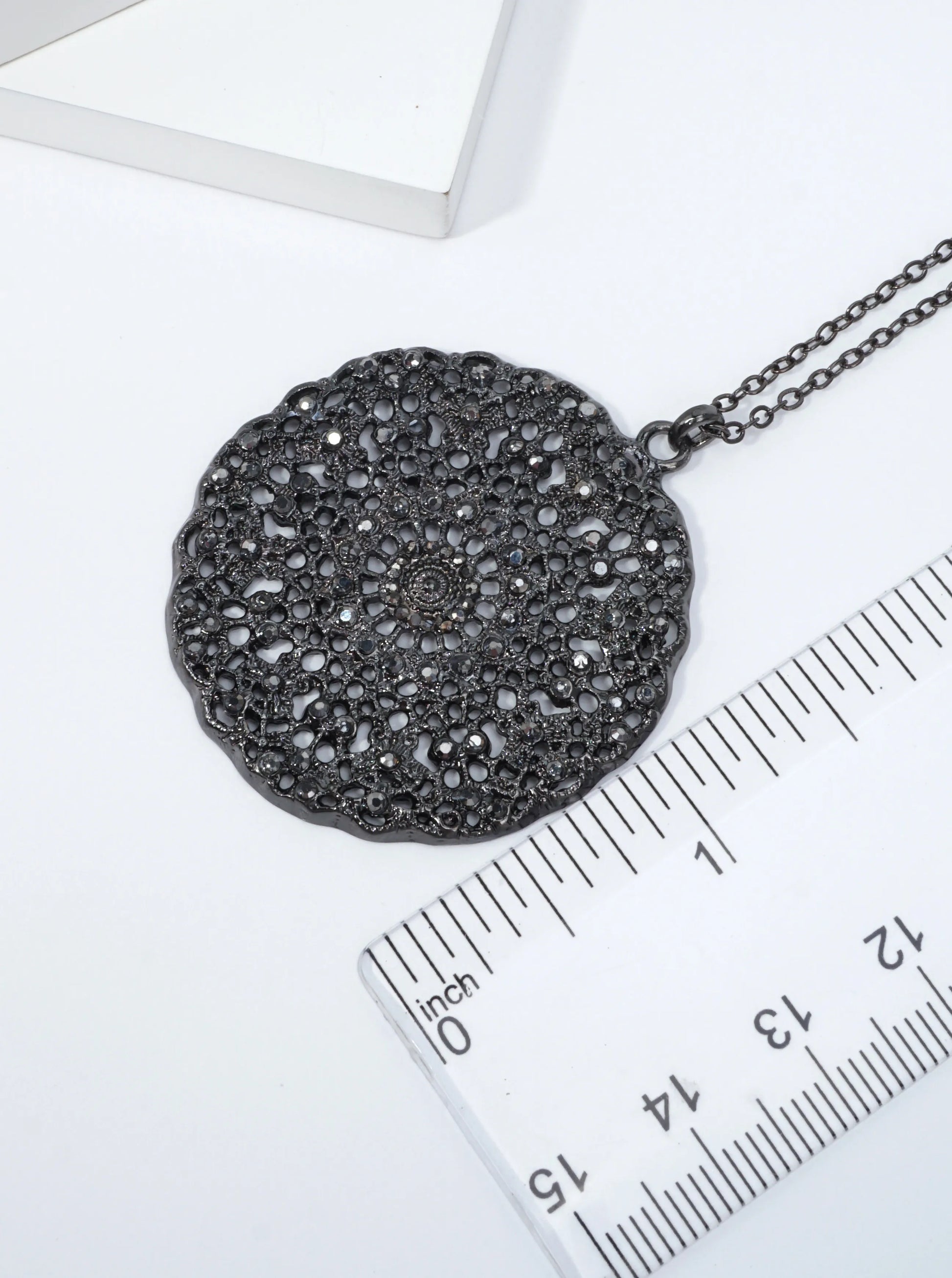 Filigree-Disc-Rhinestone-Pendant-Necklace-61-N2029-HM-2-TUU82H26064426K1111.jpg