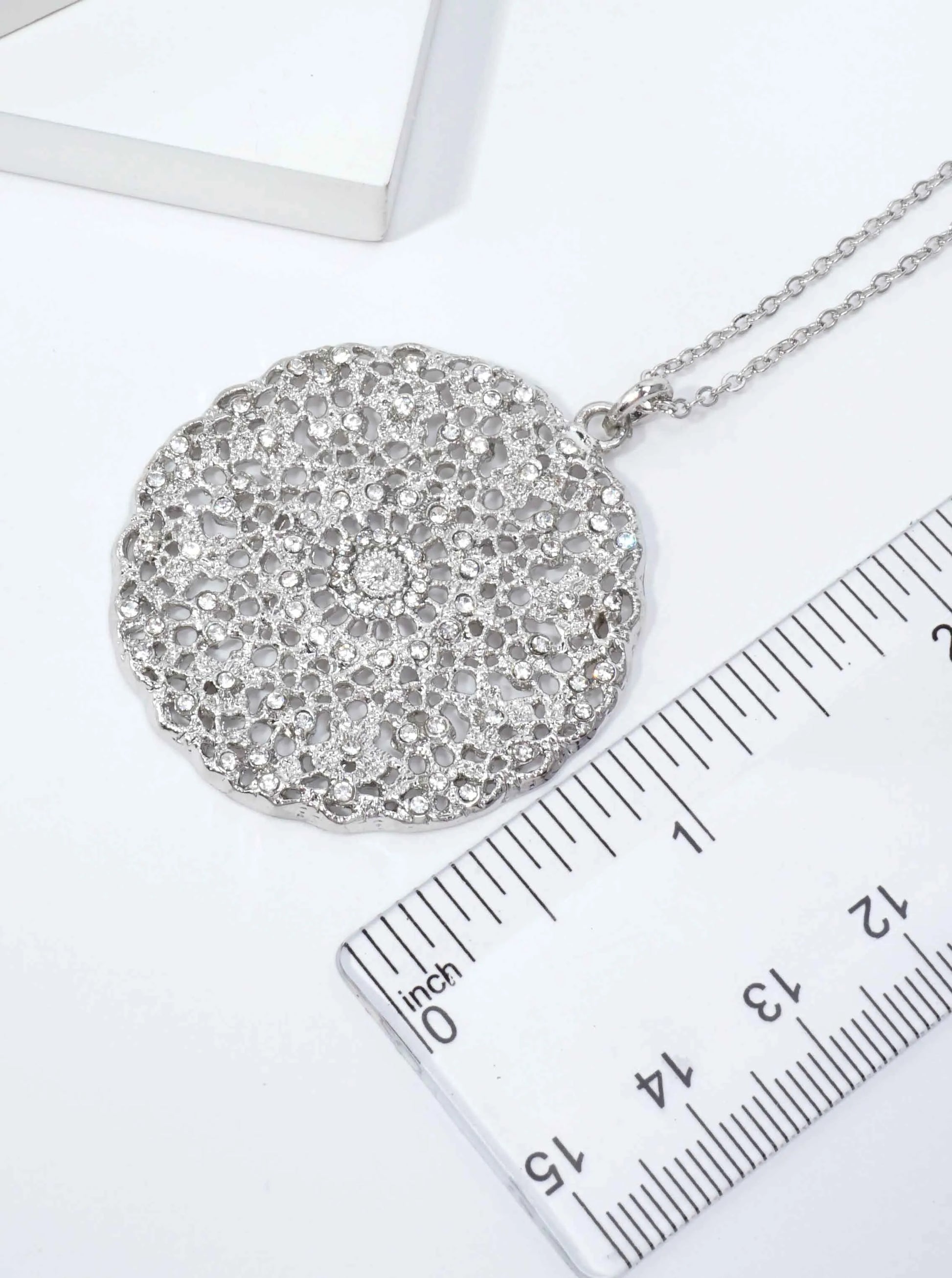 Filigree-Disc-Rhinestone-Pendant-Necklace-61-N2029-RCR-1-Y8F39326064426K1111.jpg