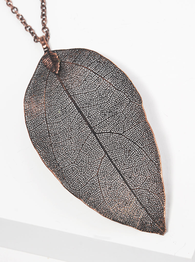 Filigree Leaf Pendant Lightweight Long Necklace