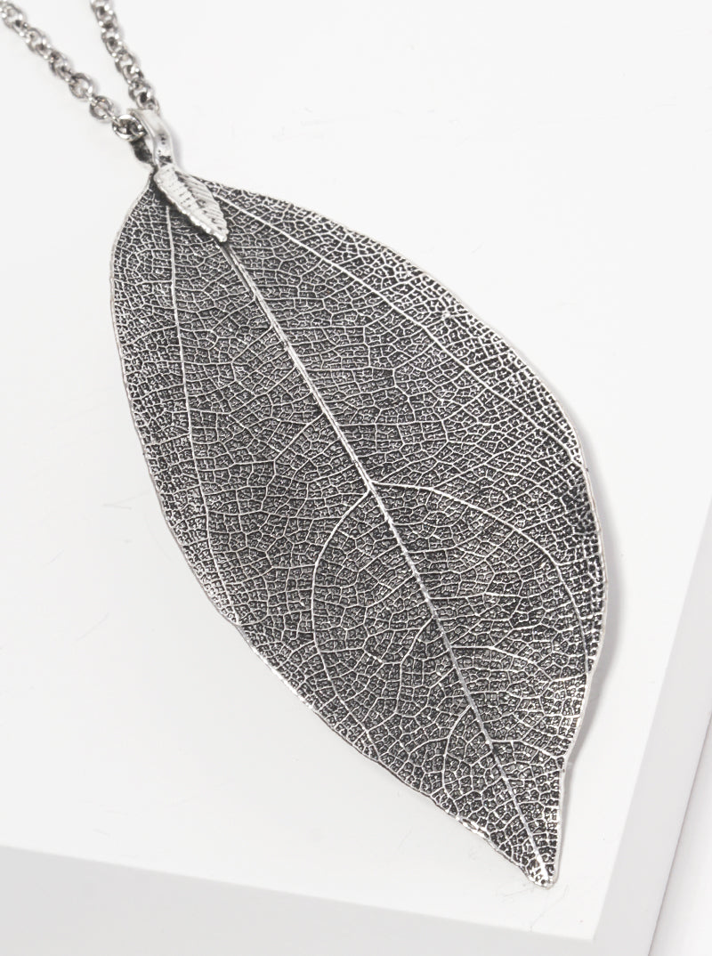 Filigree Leaf Pendant Lightweight Long Necklace