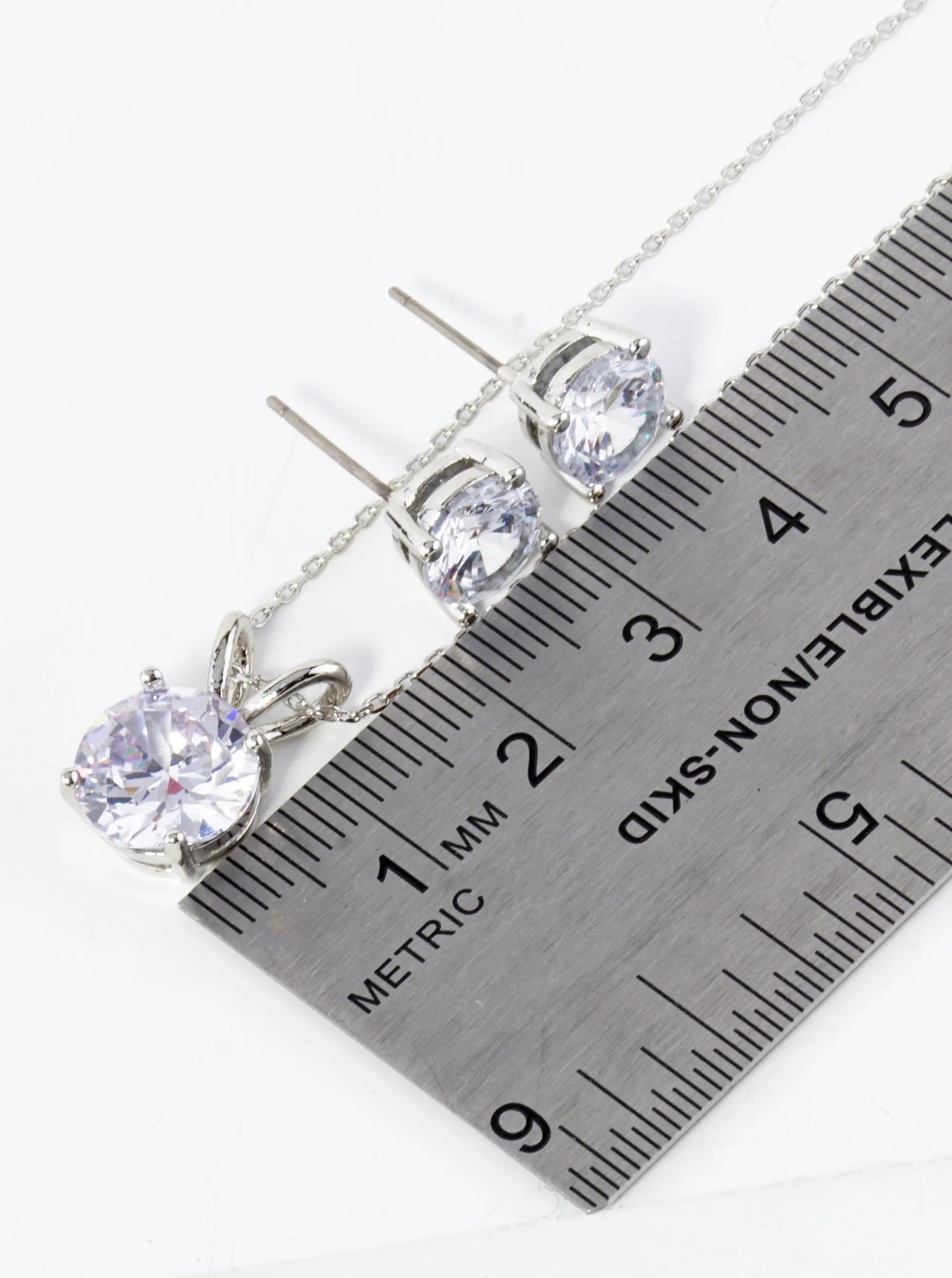 Four Prong 10mm Cubic Zirconia Pendant Necklace With Earrings