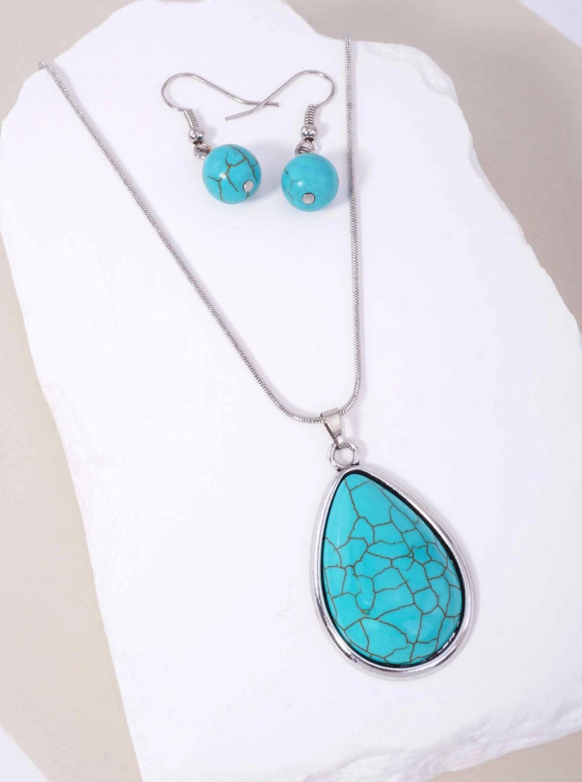 Semiprecious Teardrop Stone Pendant Necklace Set