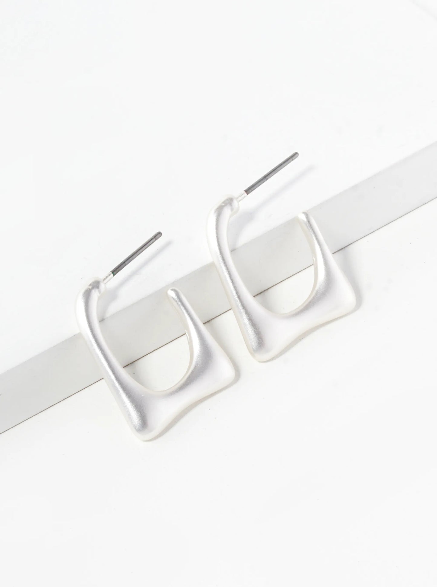 Geometric Rectangular Tapered 20mm Hoop Earrings
