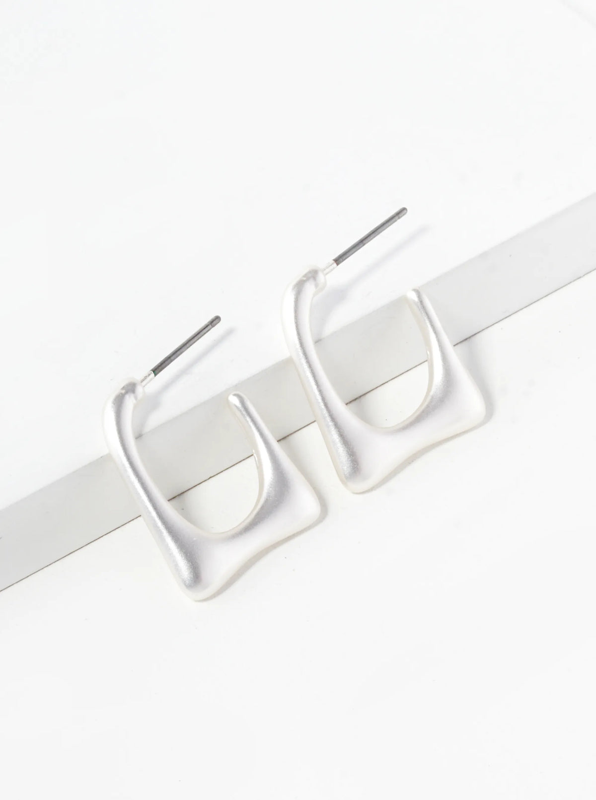 Geometric Rectangular Tapered 20mm Hoop Earrings