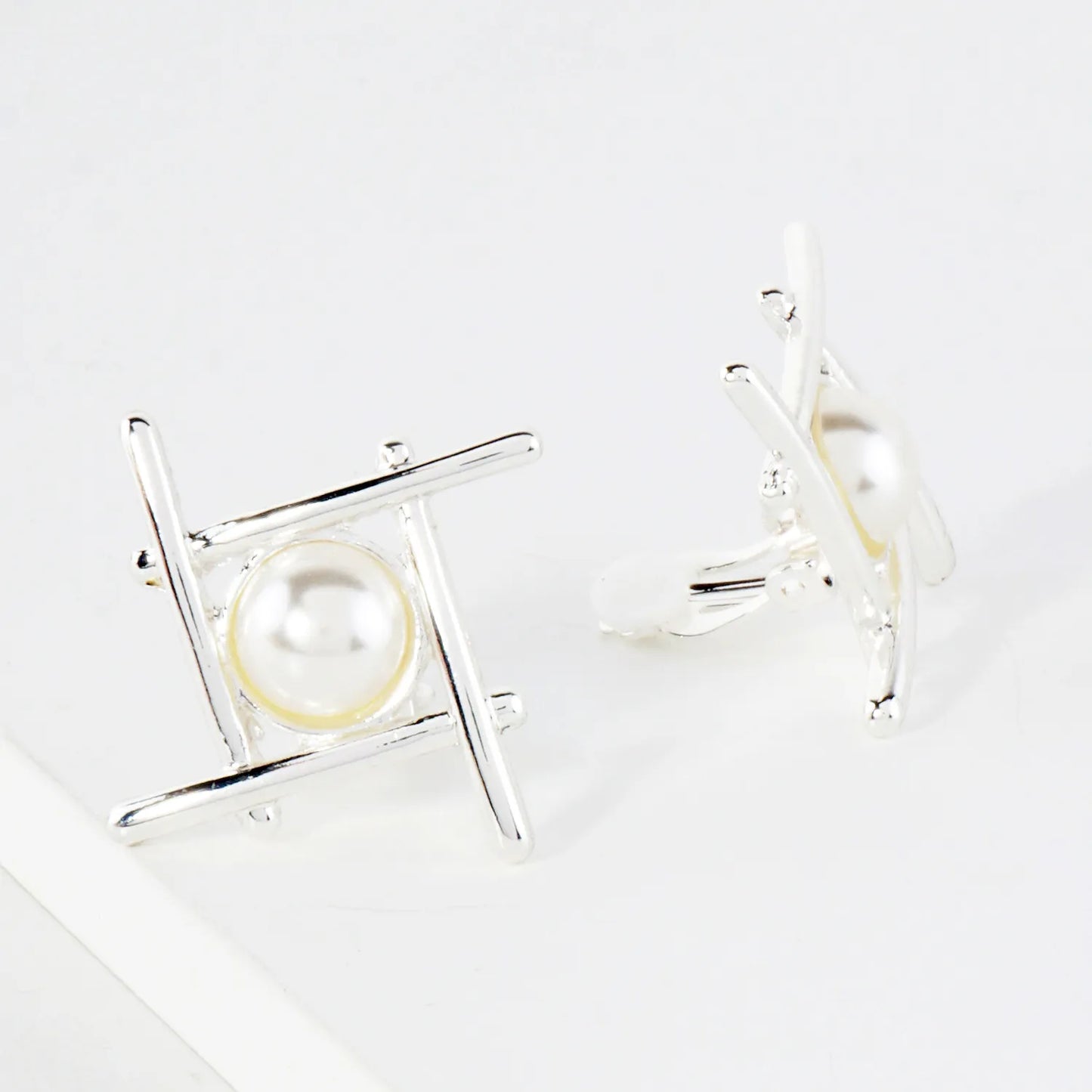 Geometric Square Frame Pearl Clip-On Earrings
