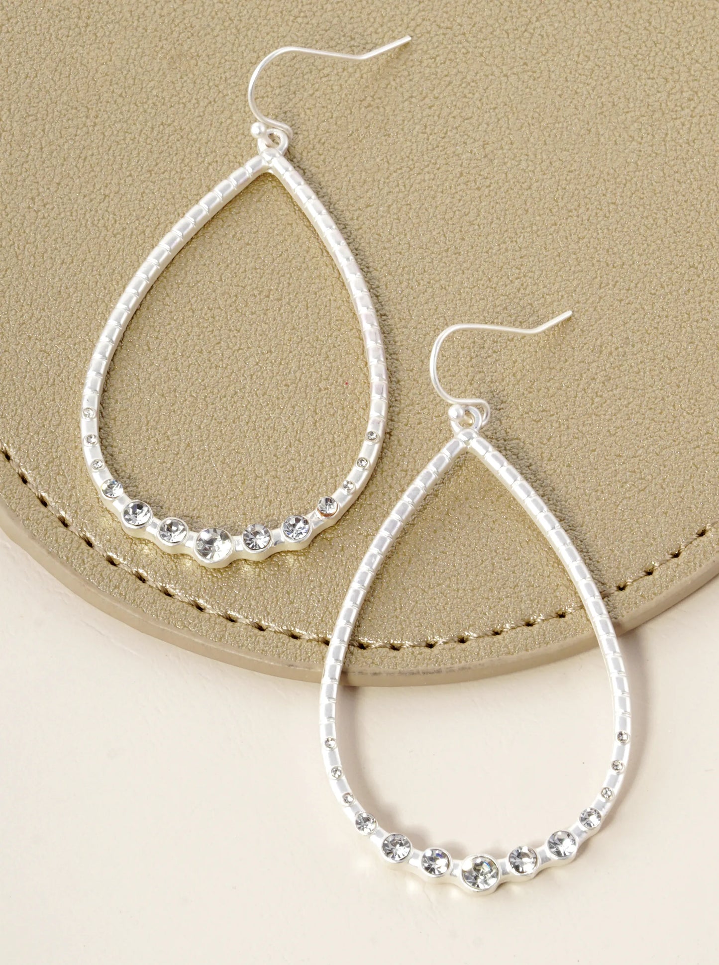 Graduated Crystal Stone Studded Textured Metal Teardrop Dangle Earrings