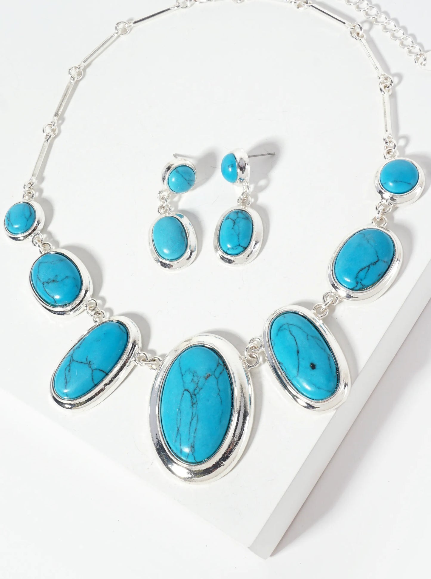Graduated Oval-Shape Semi-Precious Natural-Stone Bohemian Necklace Set-with-Earrings