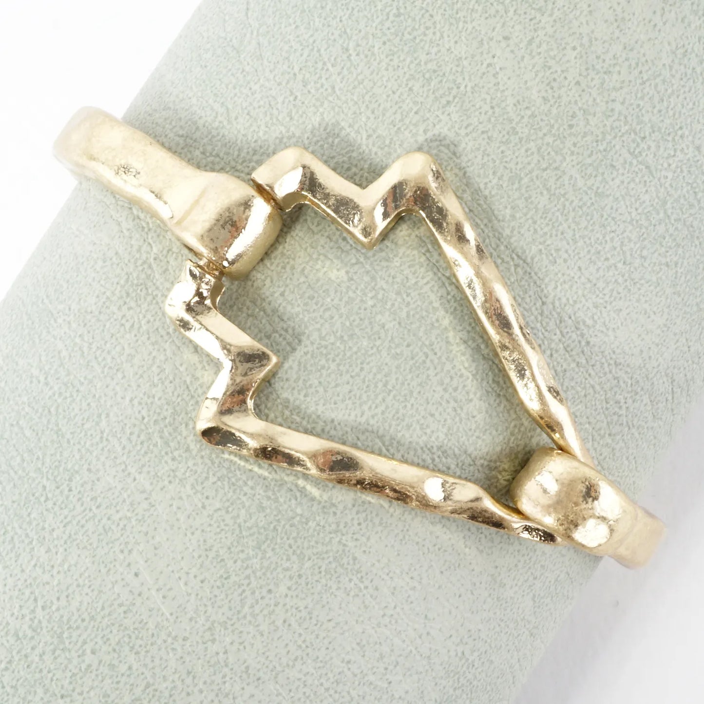 HAMMERED METAL ARROW SPRING HINDGE BANGLE BRACELET