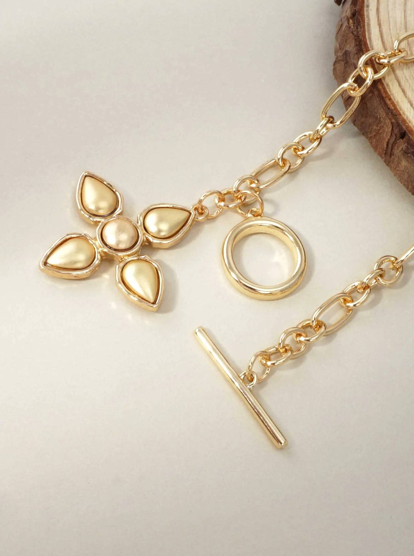 Pearl Flower Toggle Chain Necklace