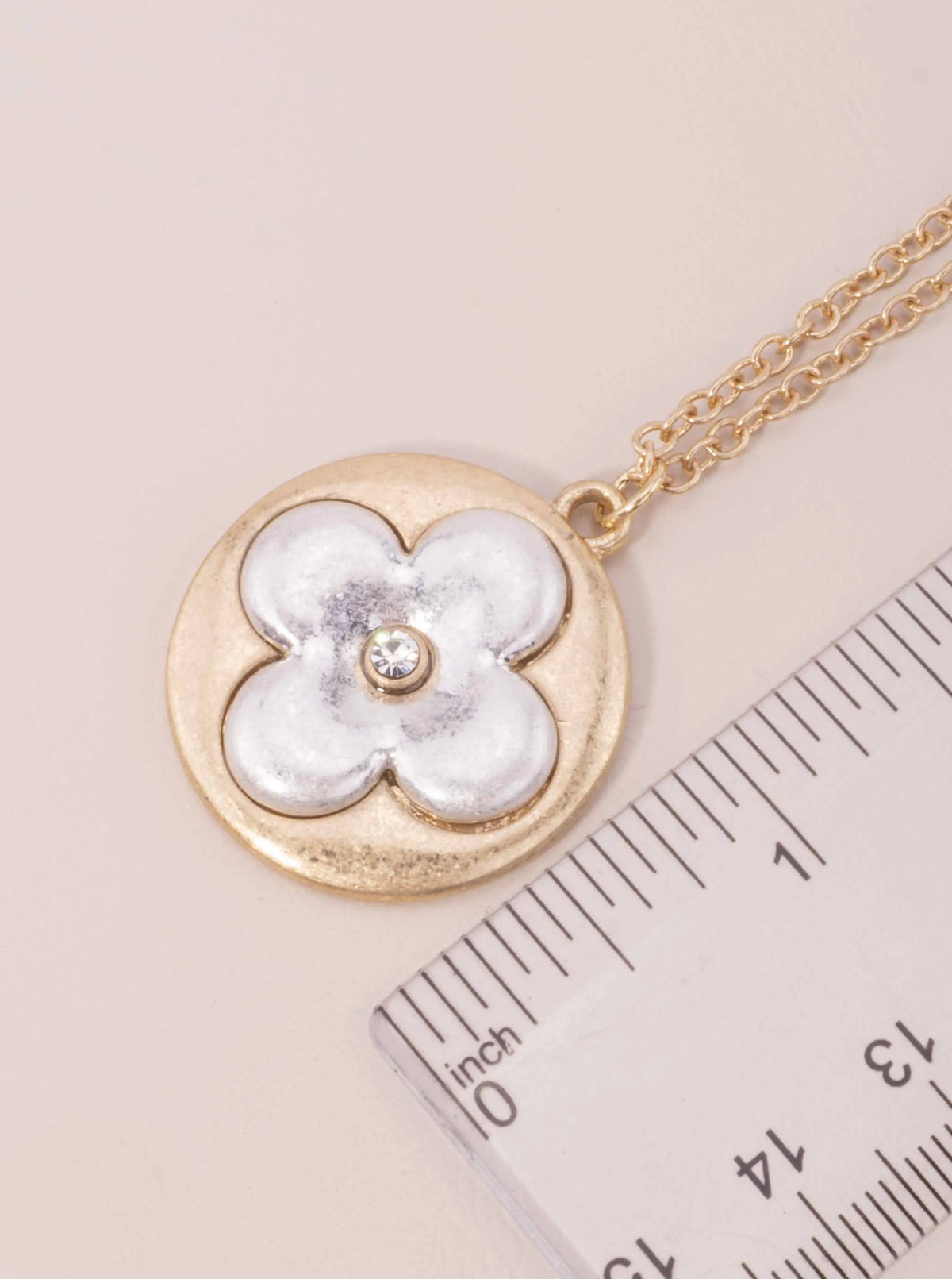 Embossed Flower Rhinestone Pendant Necklace