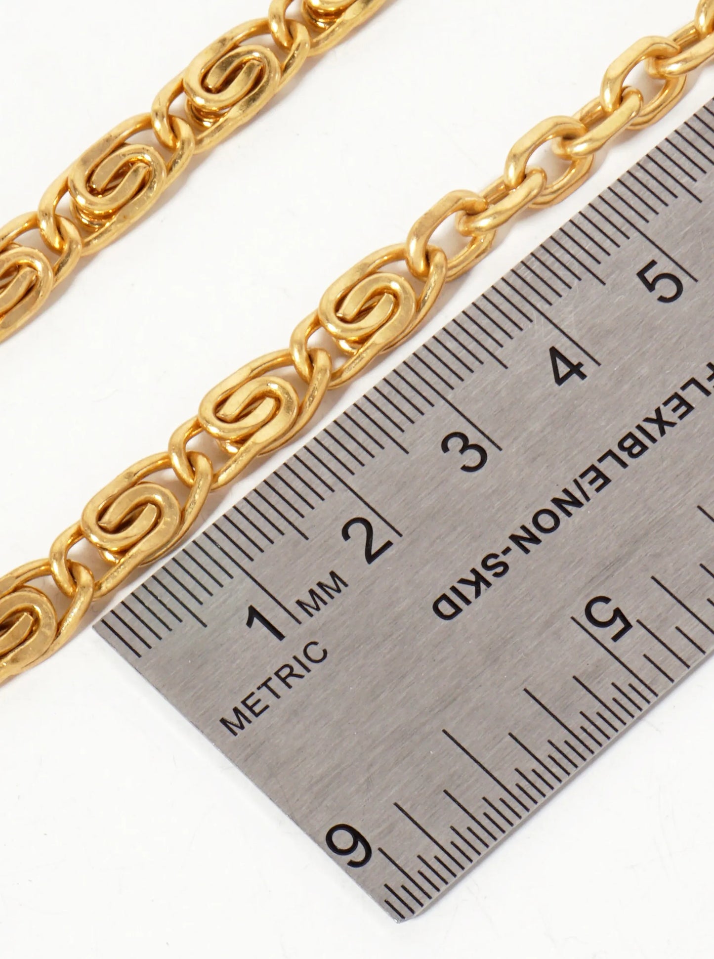 Half Swirl-Shaped Chain And Half Link Chain Necklace