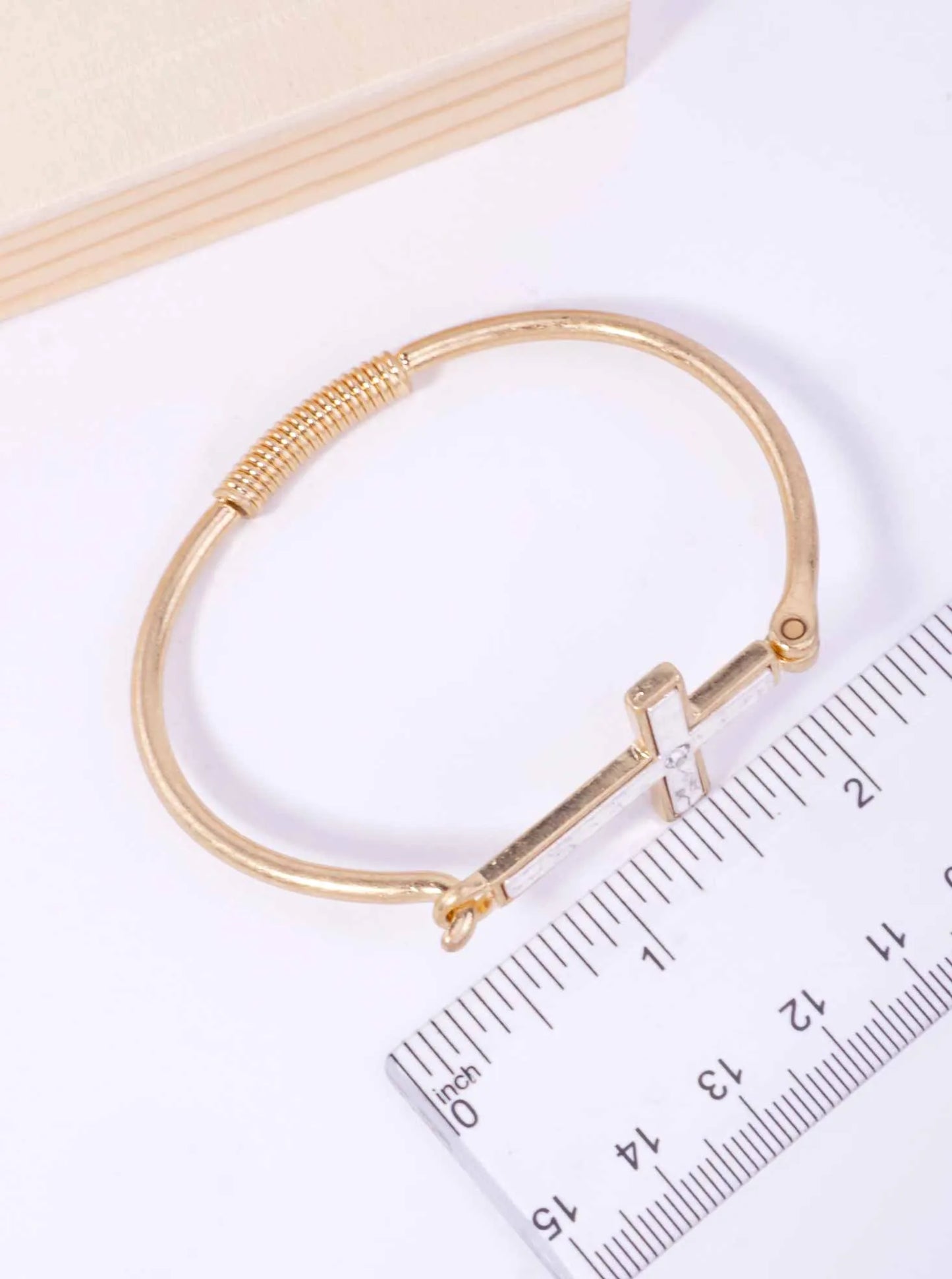 Hammered-Cross-Rhinestone-Bangle-Bracelet-33-QB2618-WGWSCR-1-SPAT0I28072526K0110.jpg